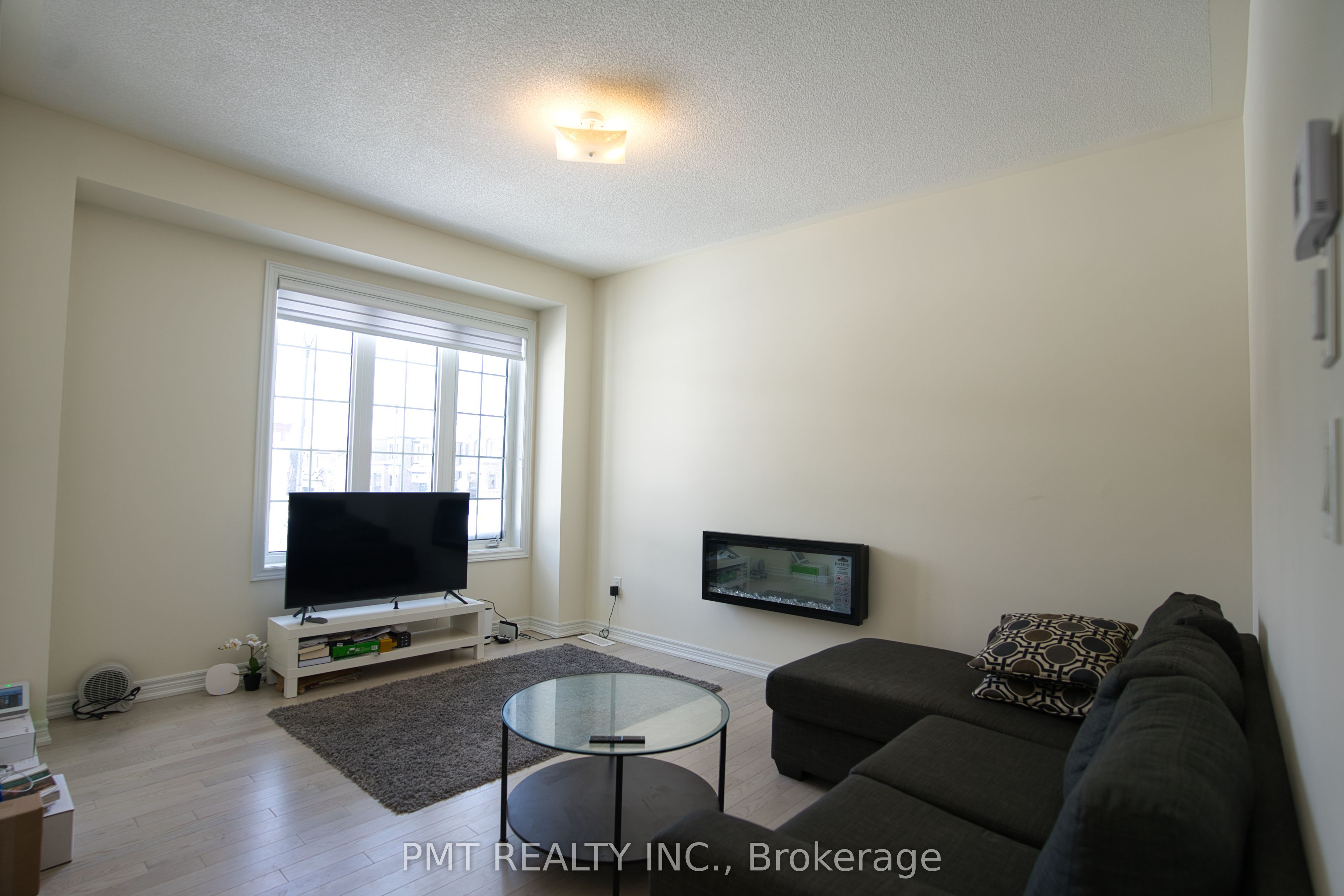 2674 Delphinium Trail Property Photo 6