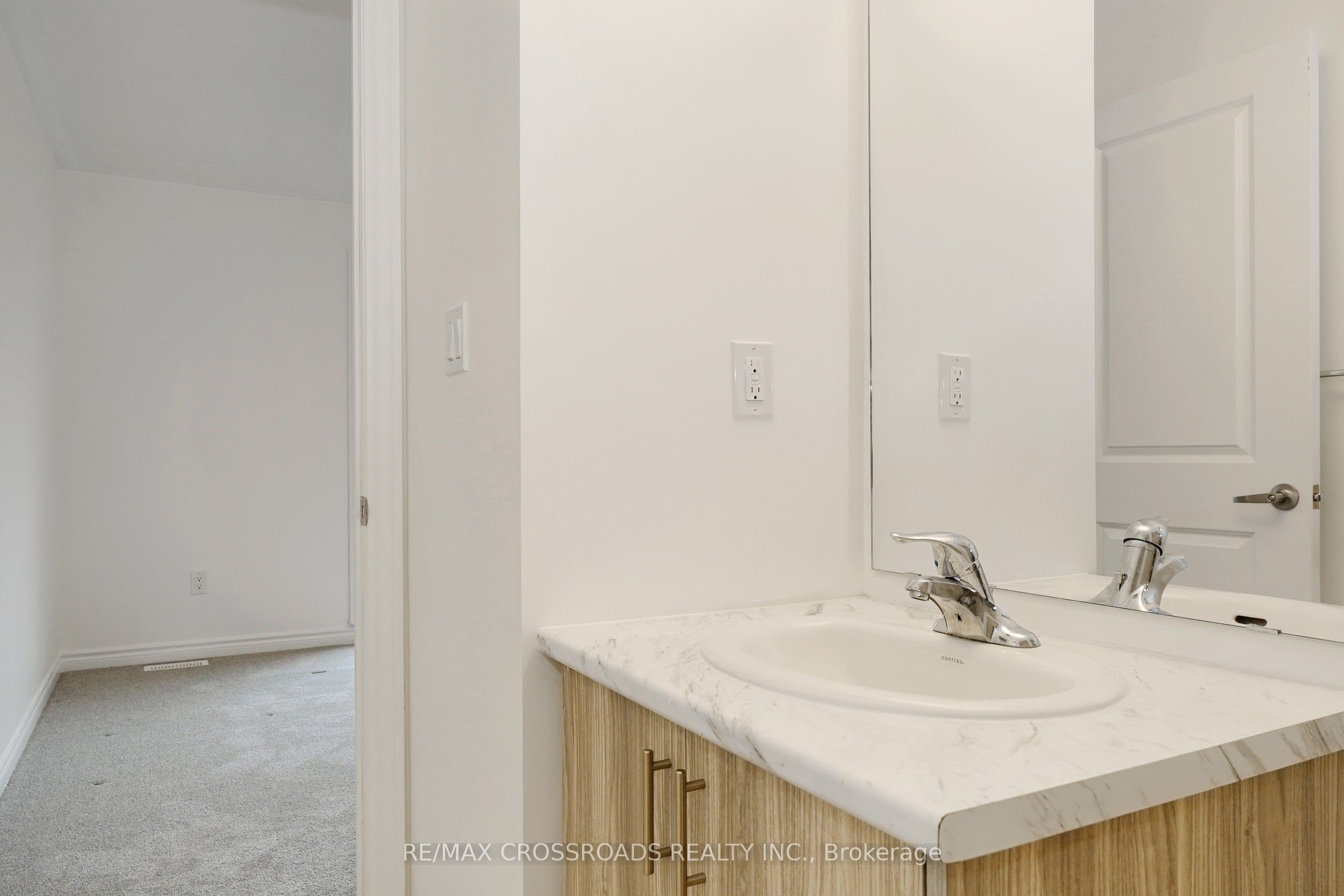 788 Kootenay Path Property Photo 23
