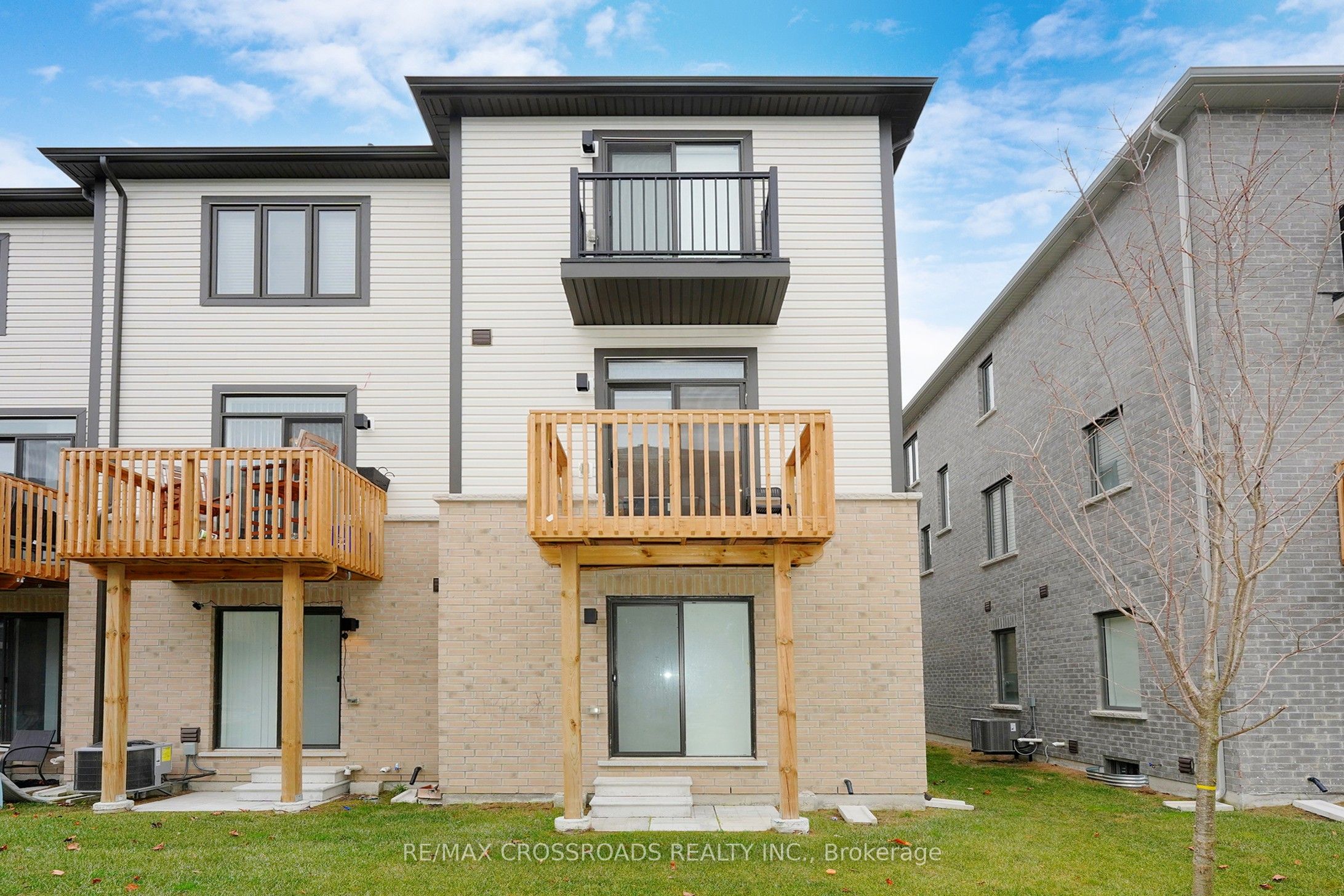 788 Kootenay Path Property Photo 46