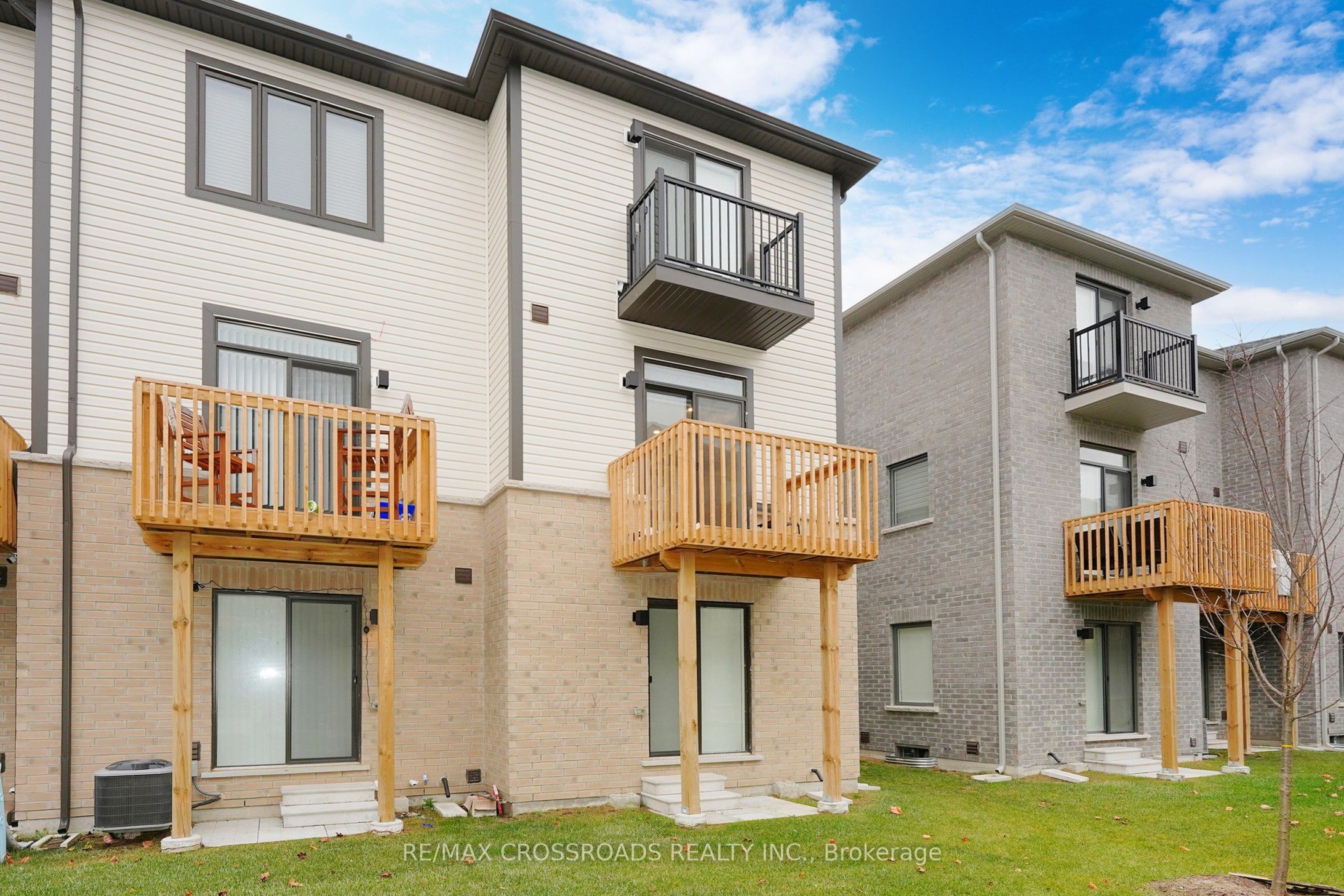 788 Kootenay Path Property Photo 47
