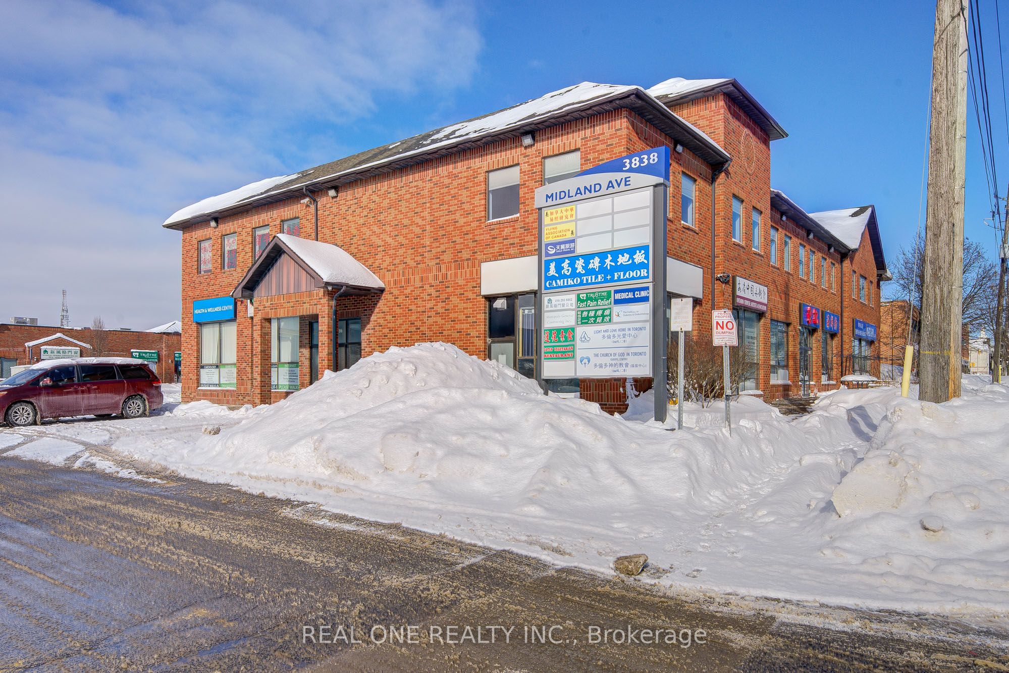 #206 - 3838 Midland Avenue Property Photo 1
