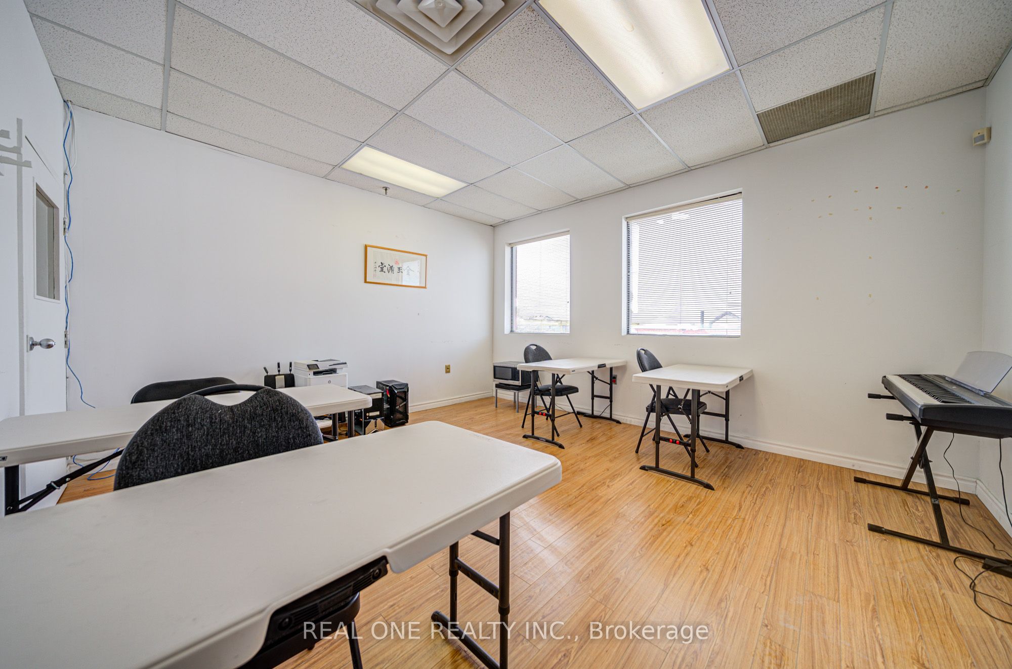 #206 - 3838 Midland Avenue Property Photo 9