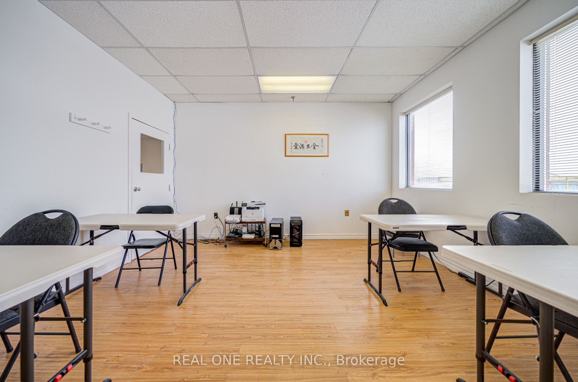 #206 - 3838 Midland Avenue Property Photo 10