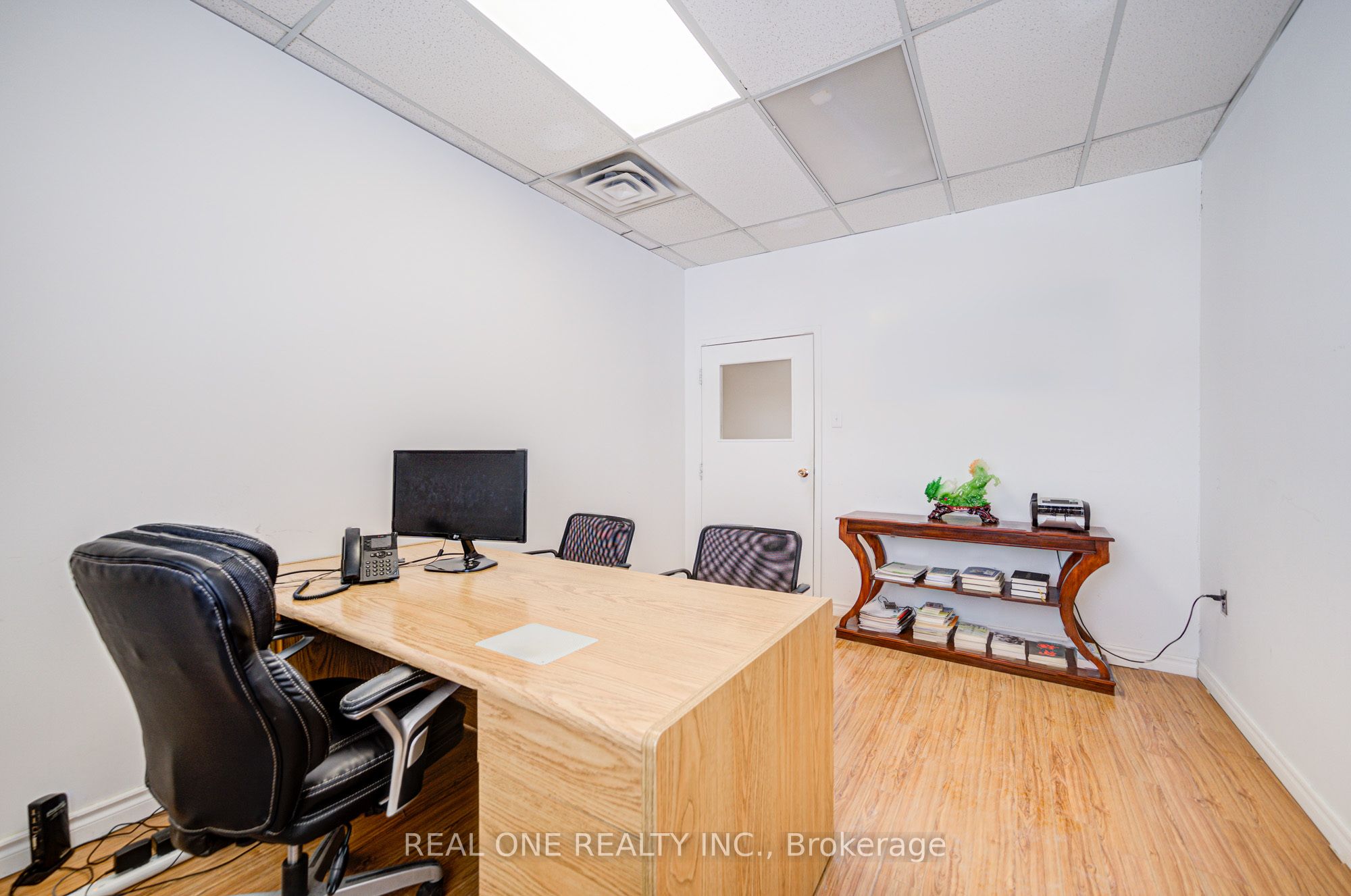 #206 - 3838 Midland Avenue Property Photo 14