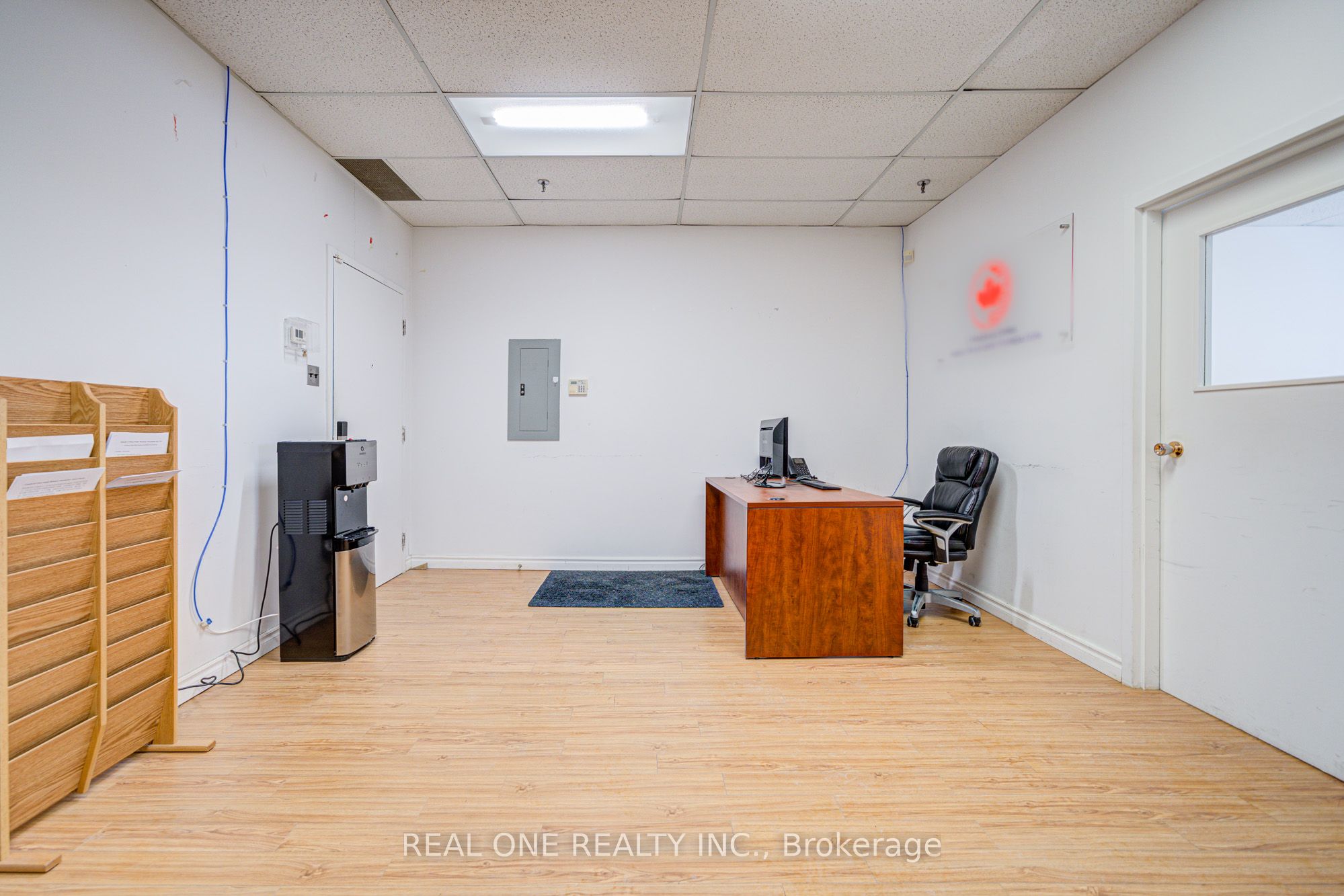 #206 - 3838 Midland Avenue Property Photo 16