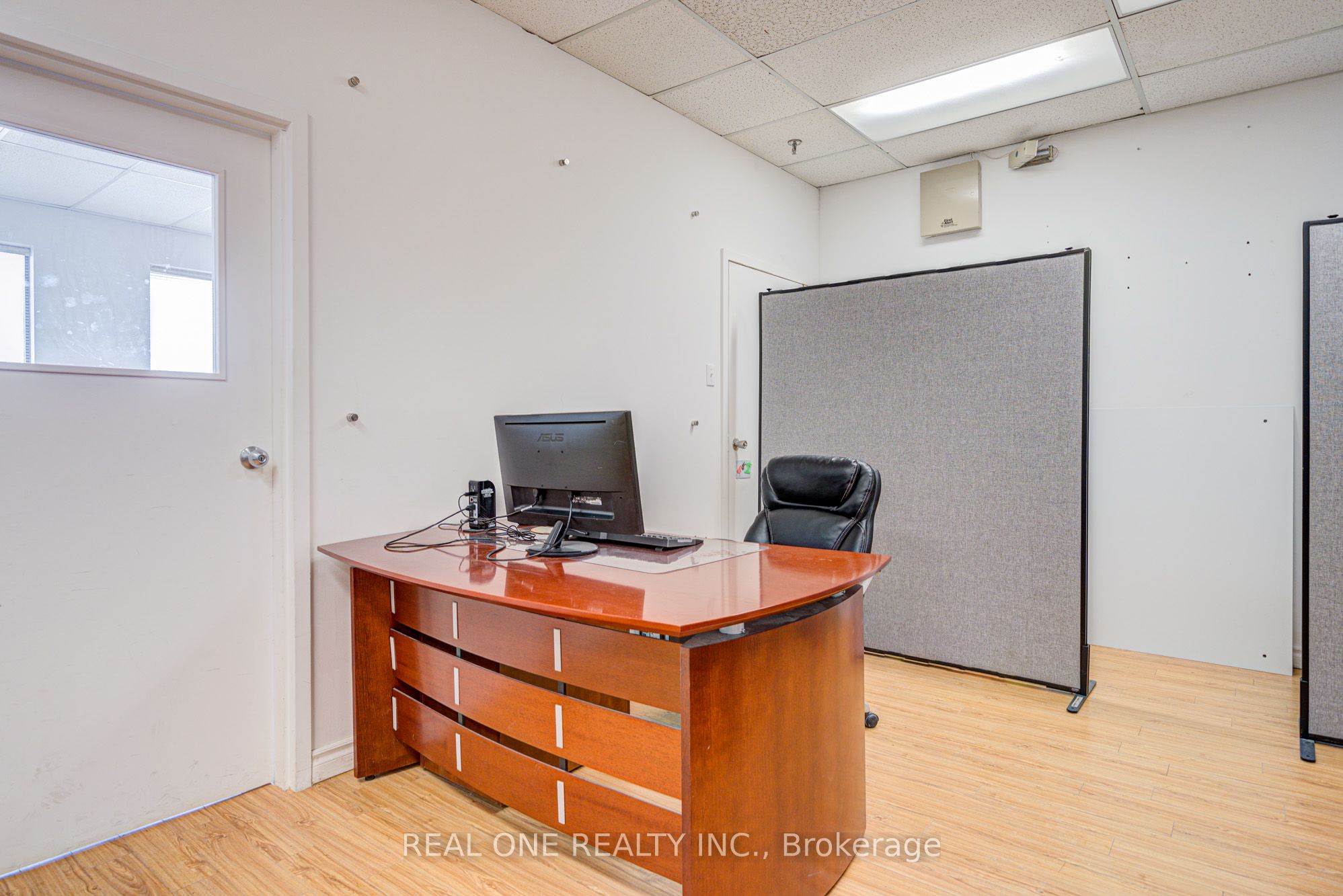 #206 - 3838 Midland Avenue Property Photo 23
