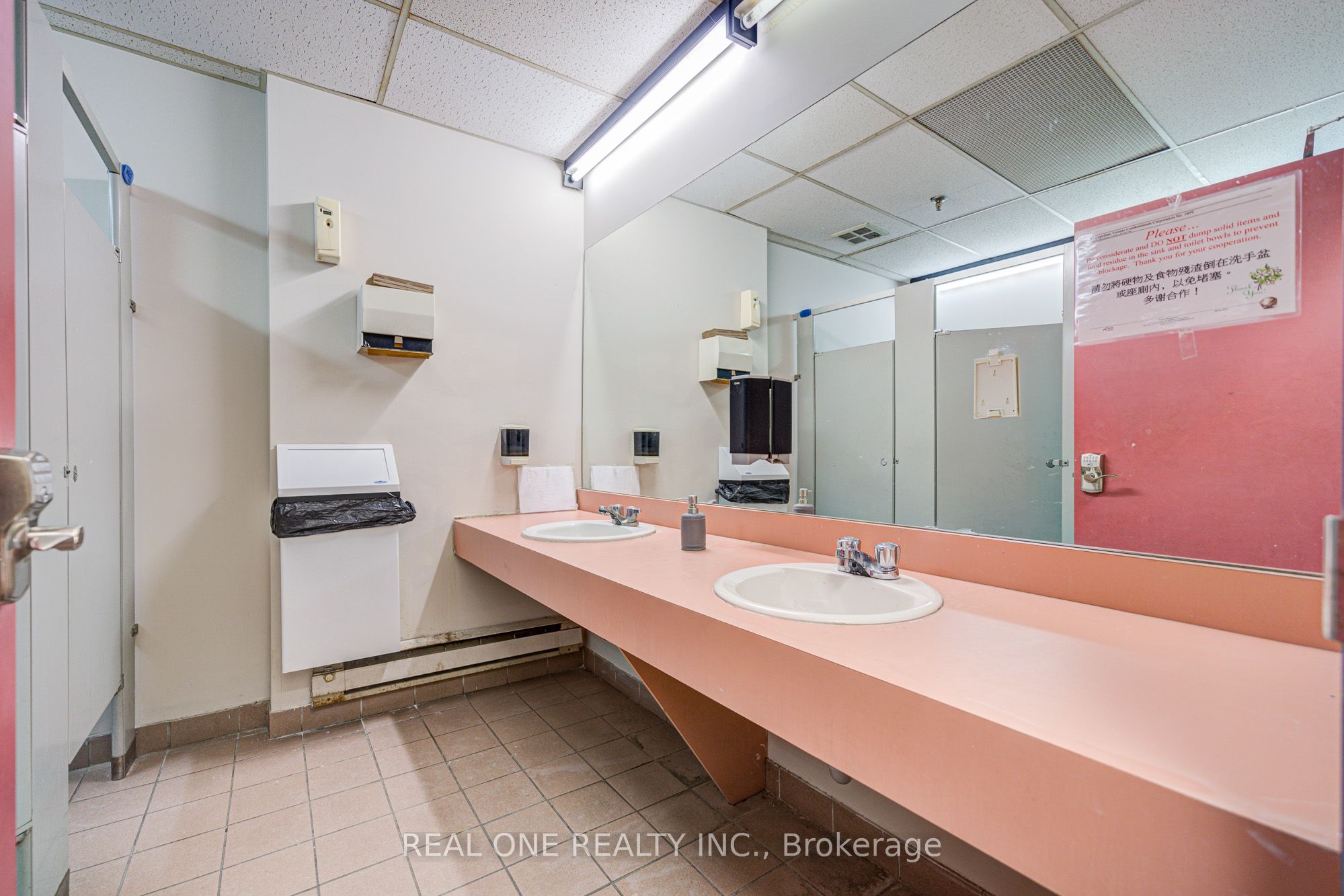 #206 - 3838 Midland Avenue Property Photo 24