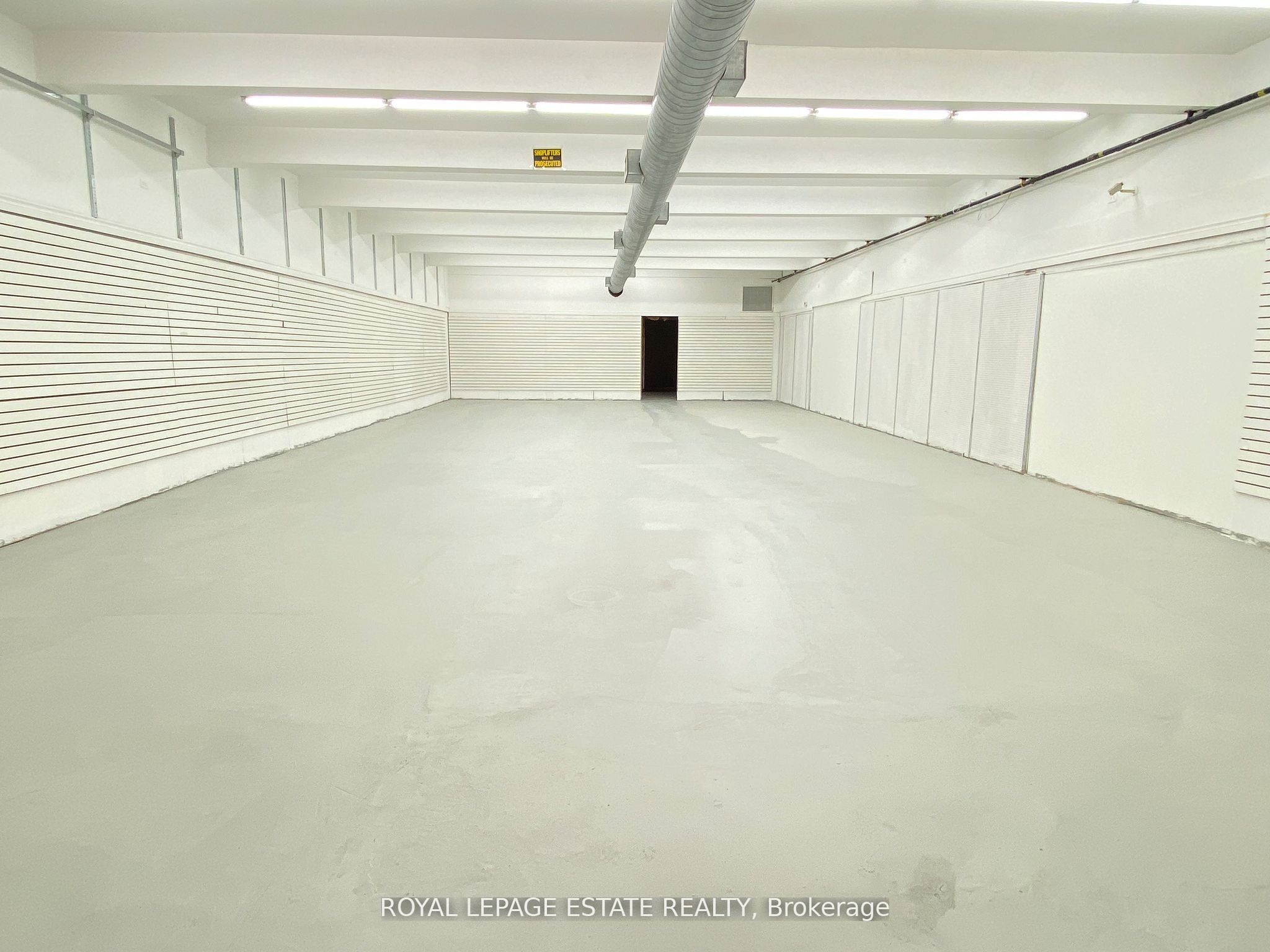 1097a Victoria Park Avenue Property Photo 2