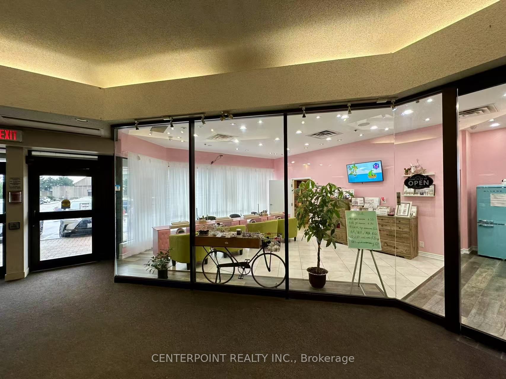#16 - 19 Milliken Boulevard Property Photo 3