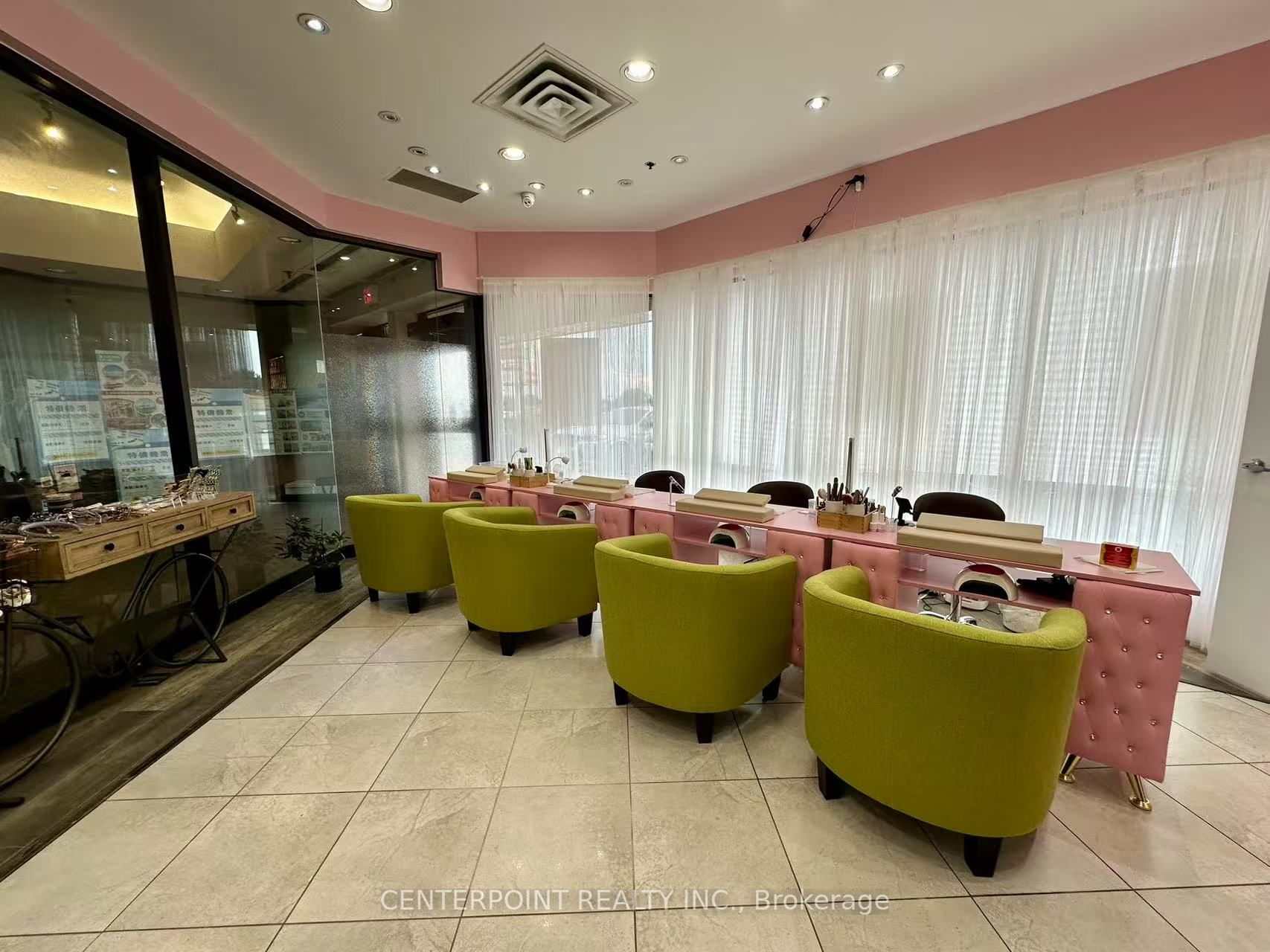 #16 - 19 Milliken Boulevard Property Photo 6