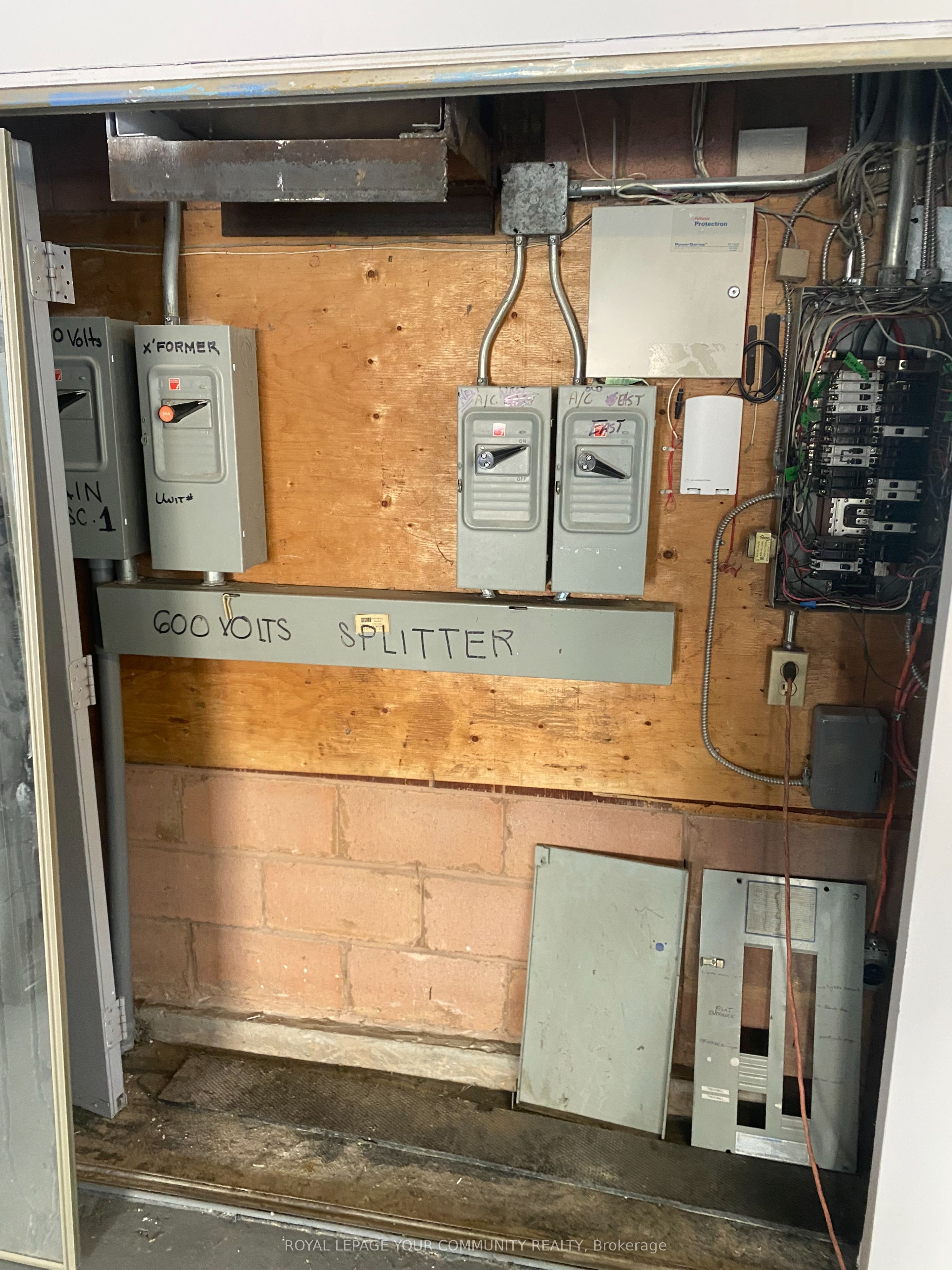 #unit 1b - 1035 Brock Road Property Photo 9
