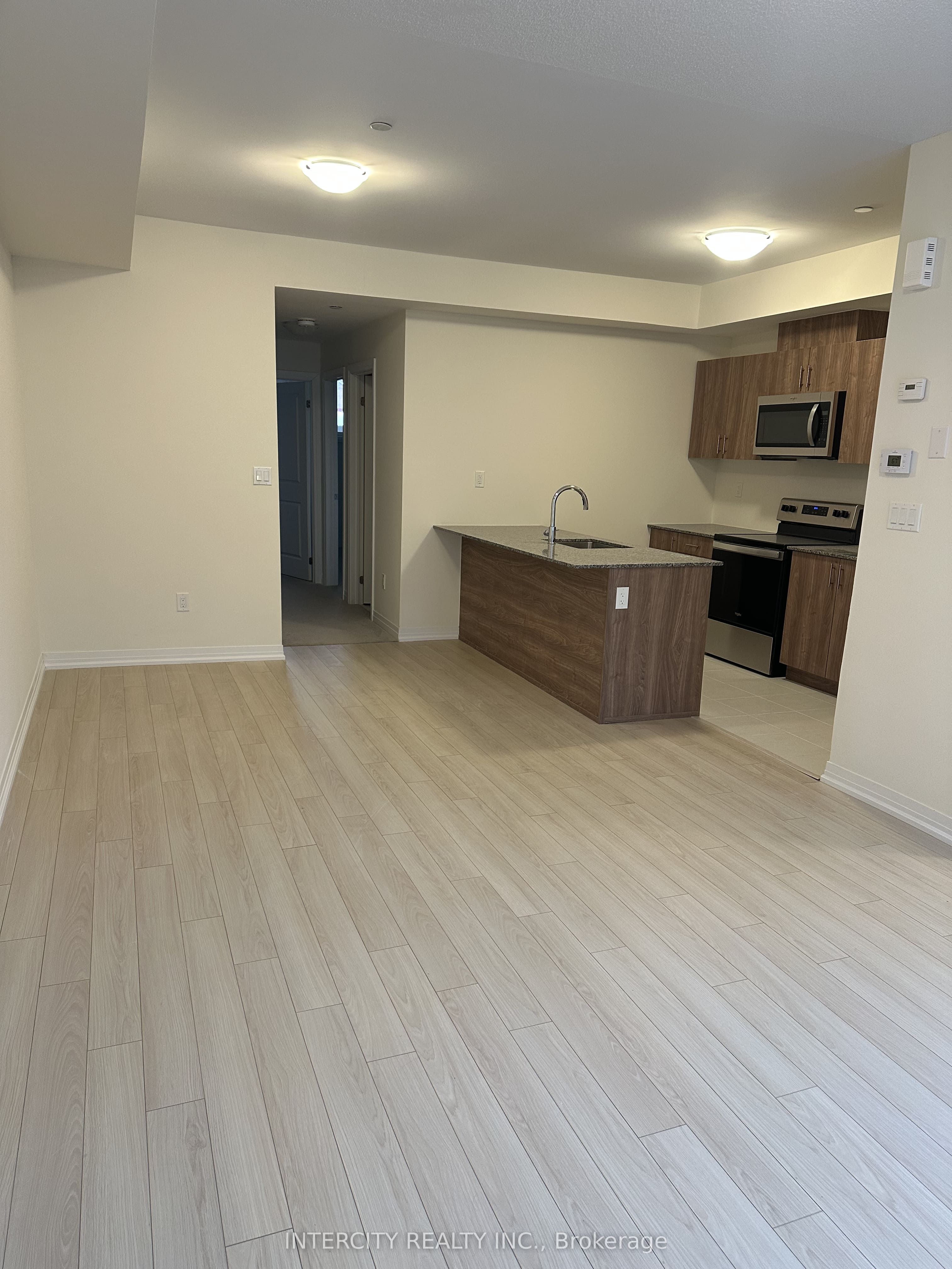 #17 - 245 Mclevin Avenue Property Photo 3
