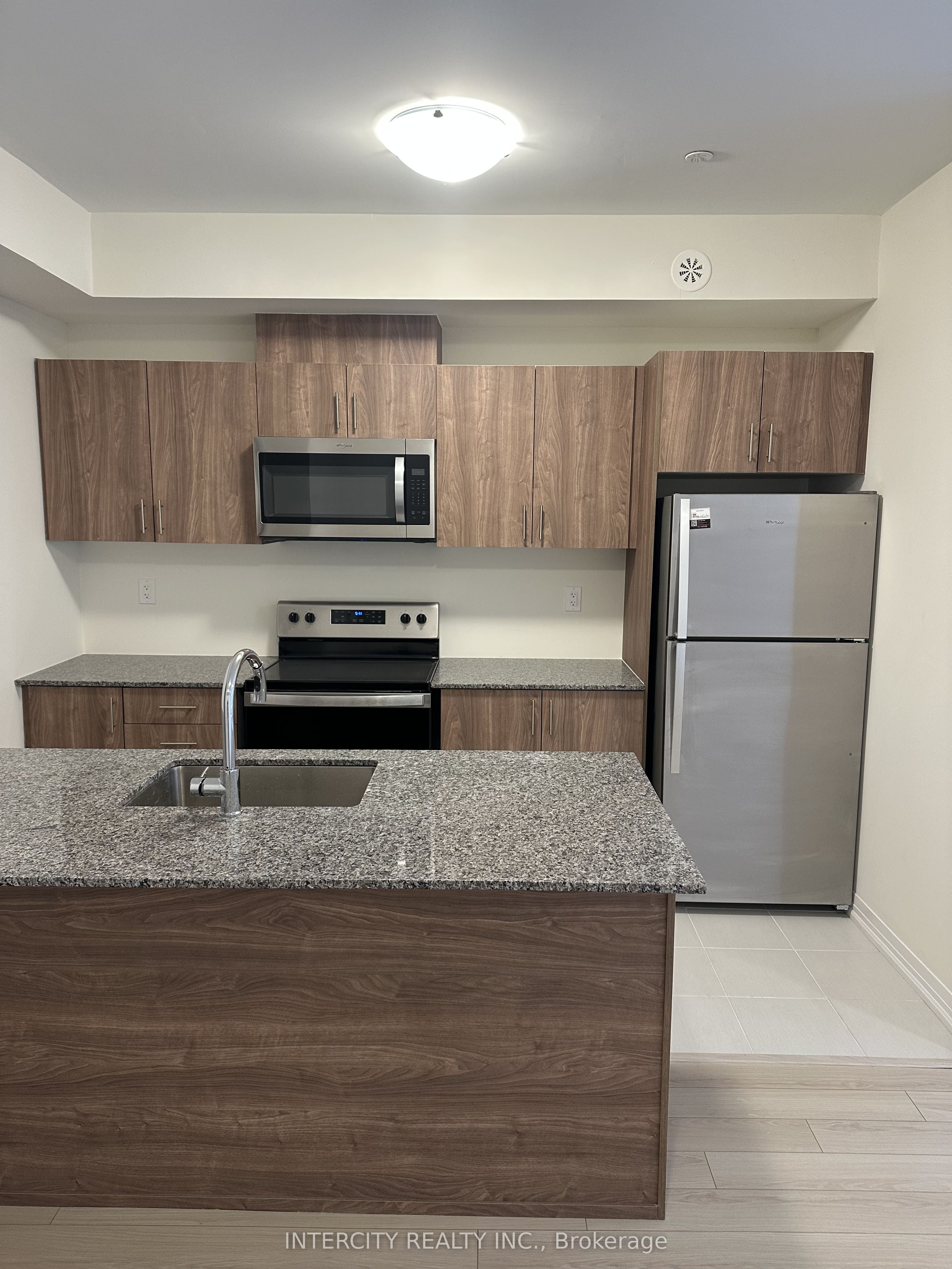 #17 - 245 Mclevin Avenue Property Photo 5
