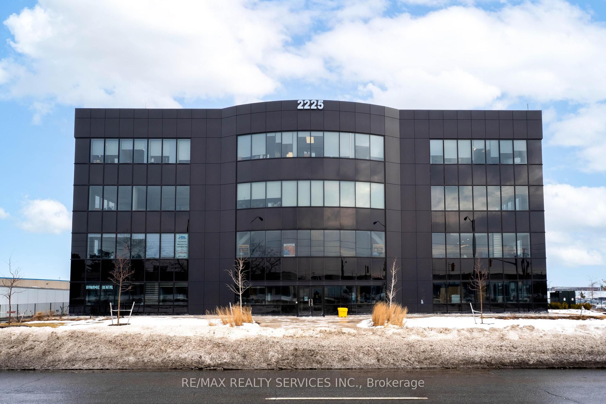 #305 - 2225 Markham Road Property Photo 3