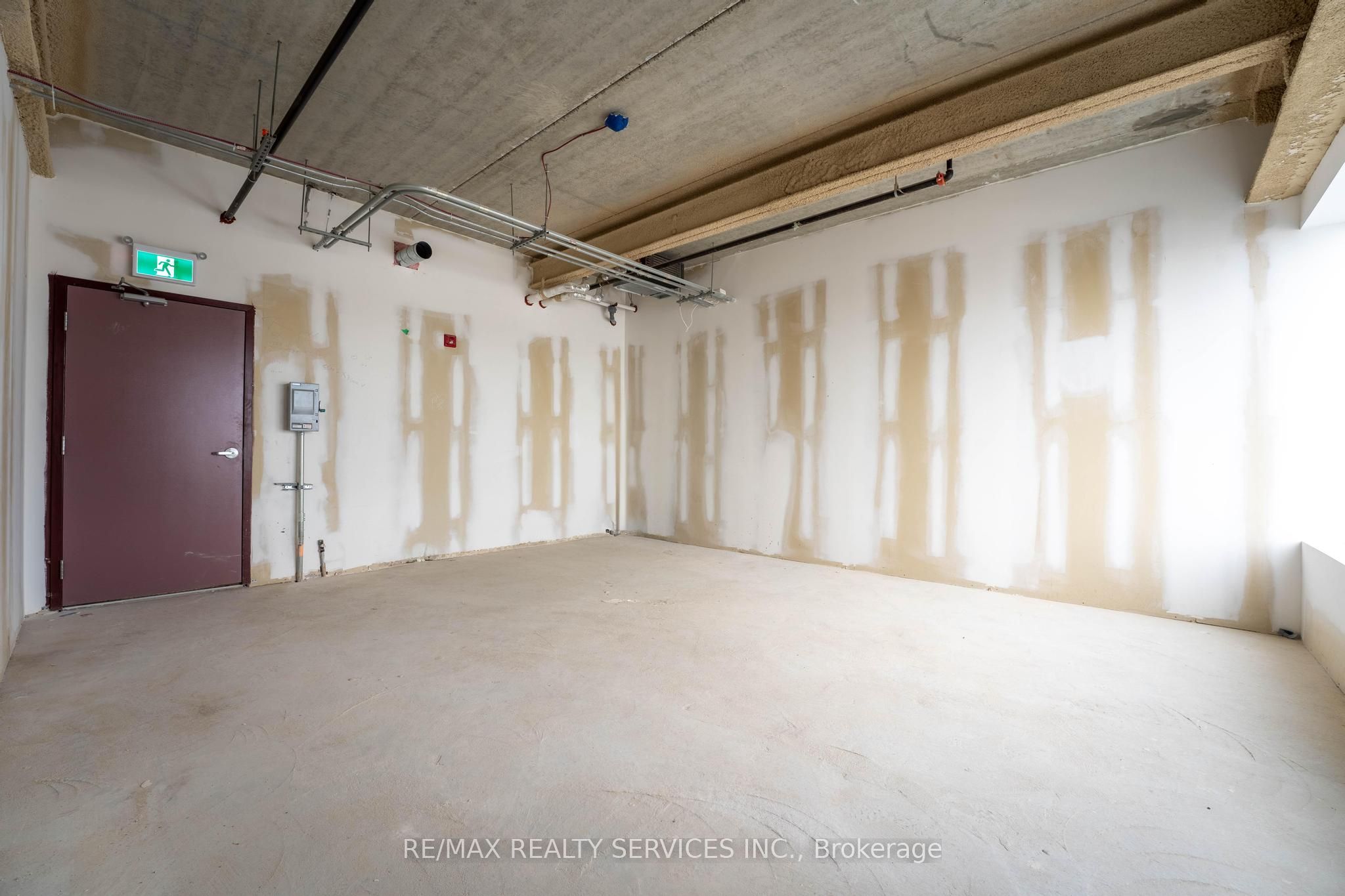 #305 - 2225 Markham Road Property Photo 10