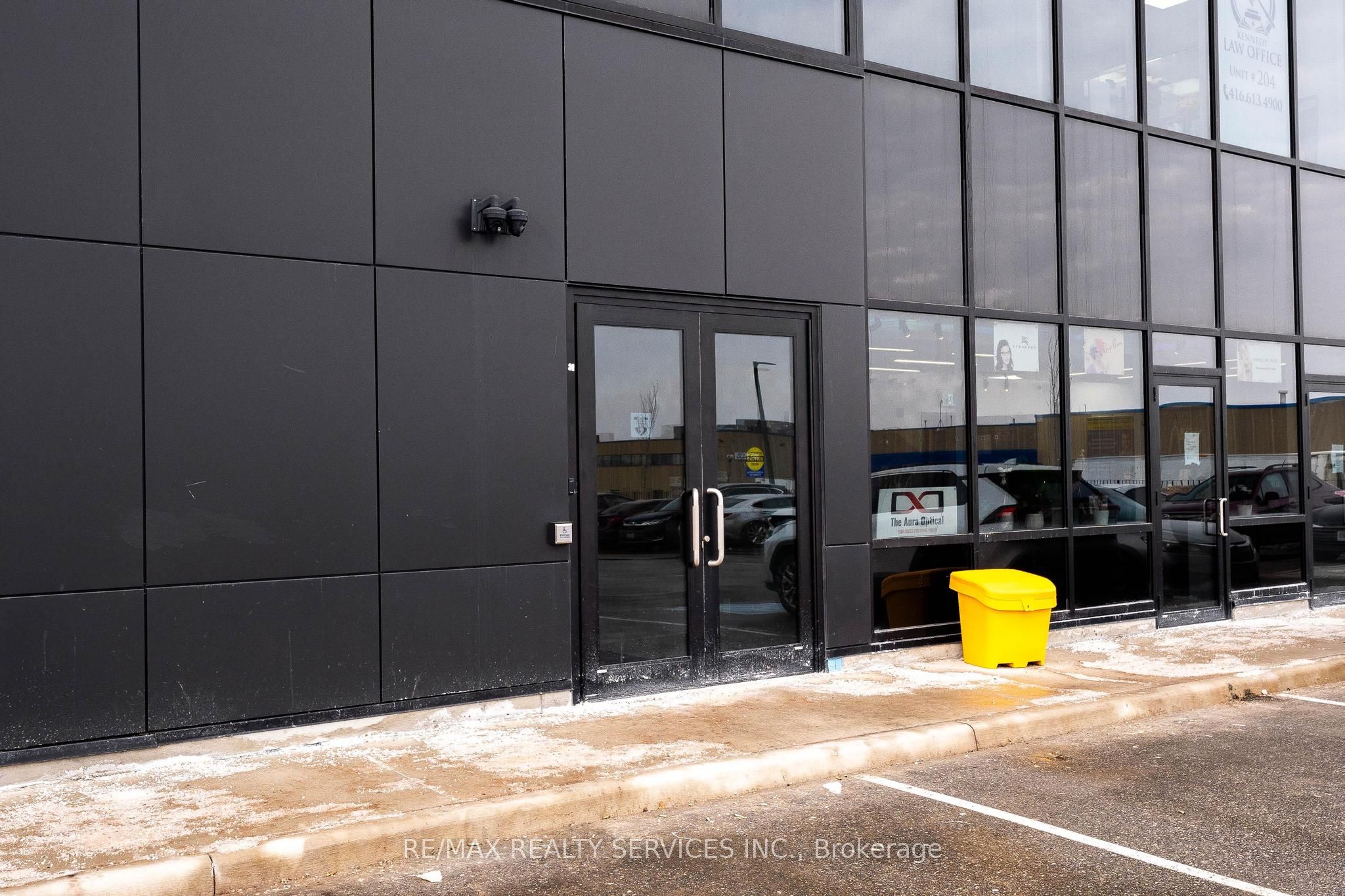 #305 - 2225 Markham Road Property Photo 14