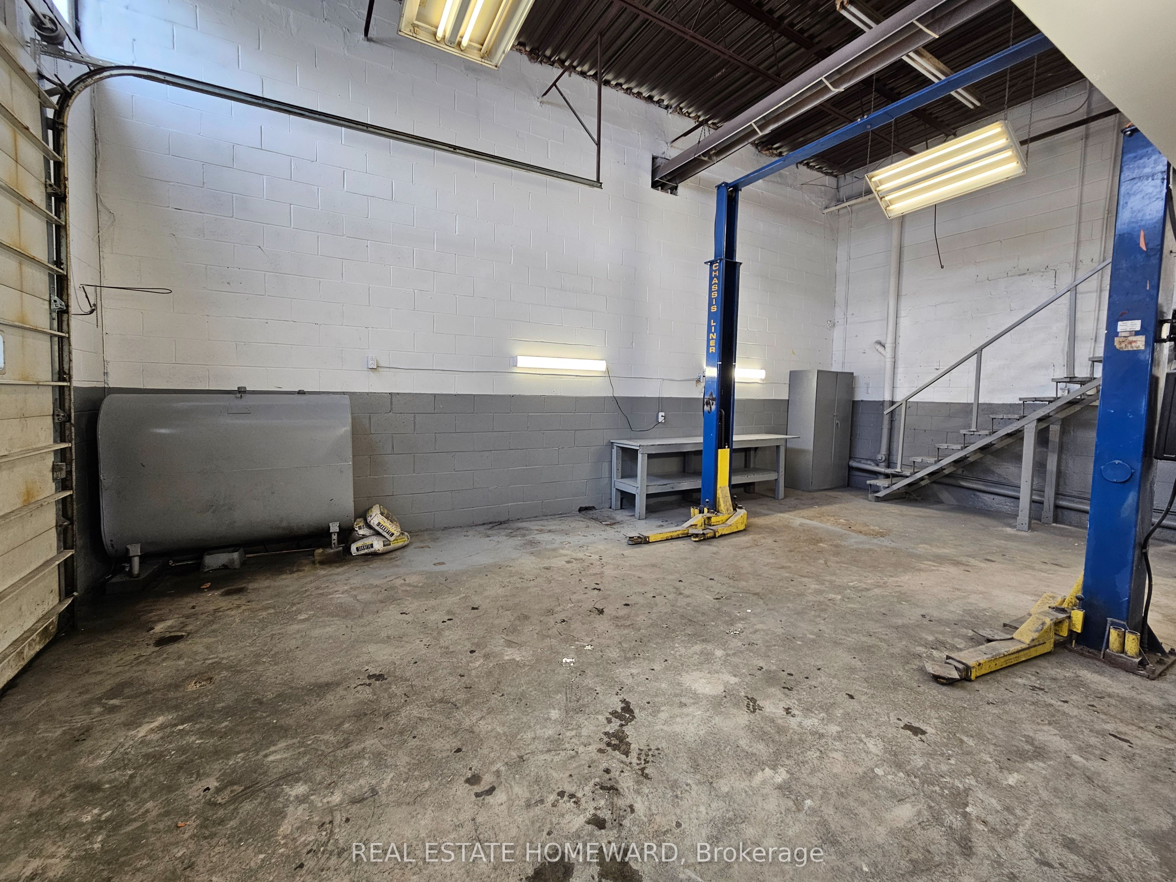 #3 (rear Unit) - 3252 Danforth Avenue Property Photo 6