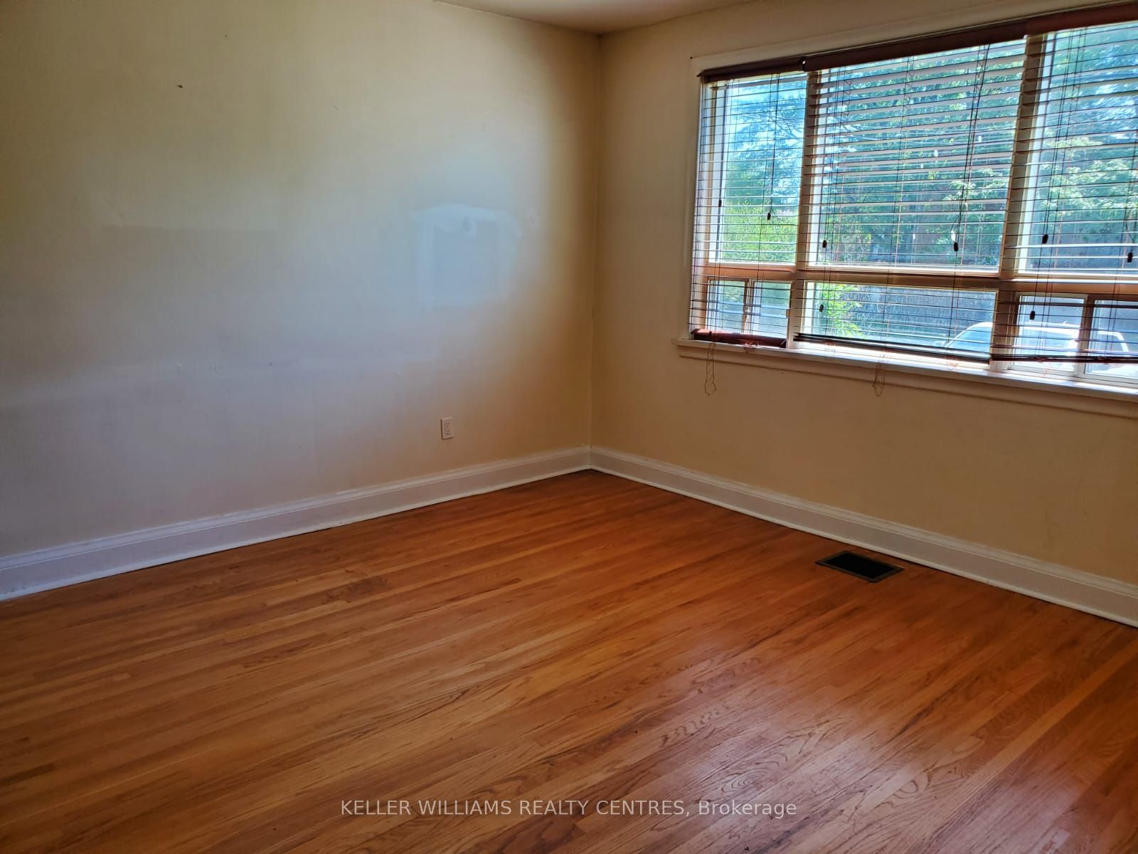 #main - 30 Glen Everest Road Property Photo 4