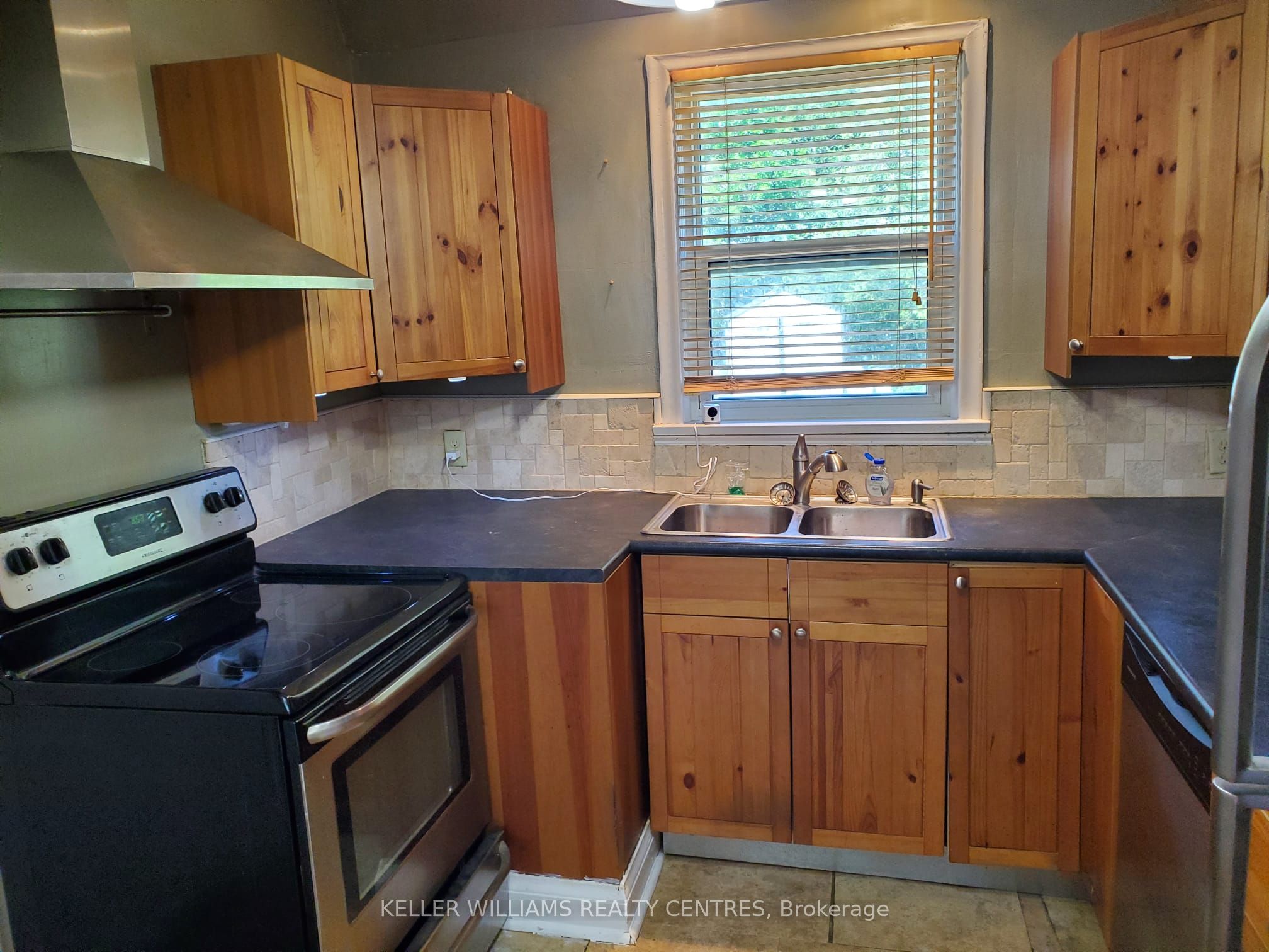 #main - 30 Glen Everest Road Property Photo 8