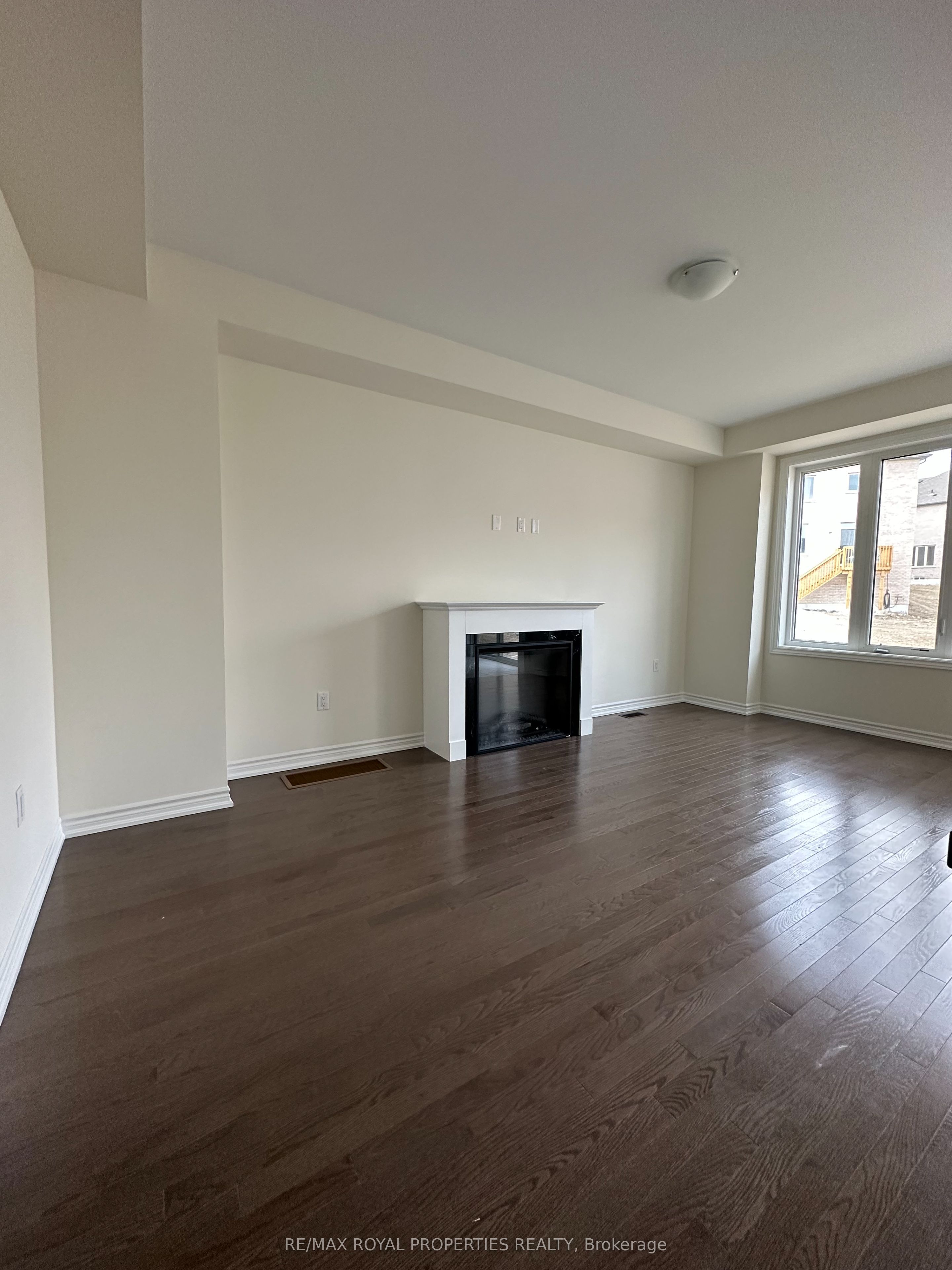 1242 Rexton Drive Property Photo 3