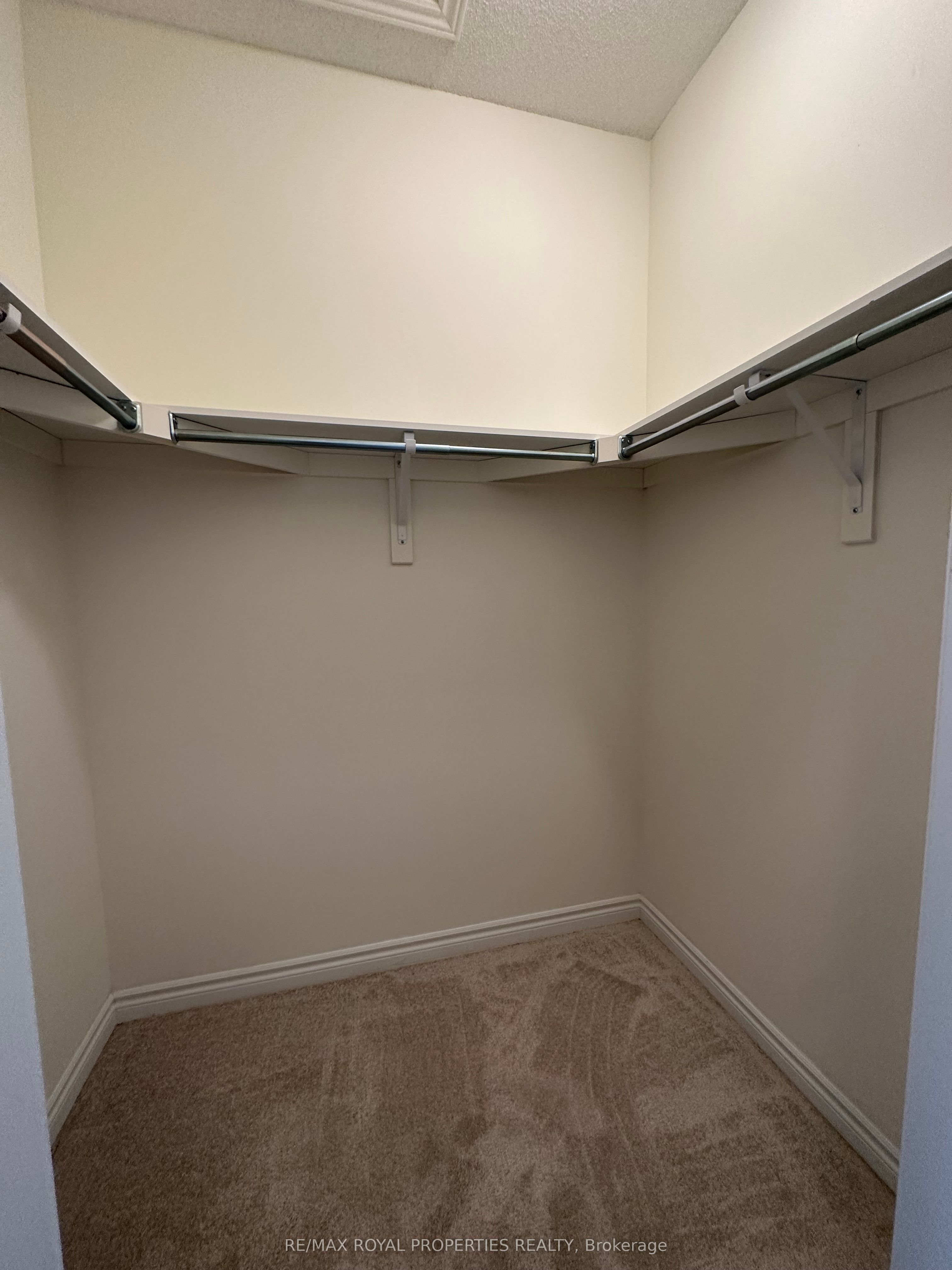 1242 Rexton Drive Property Photo 10