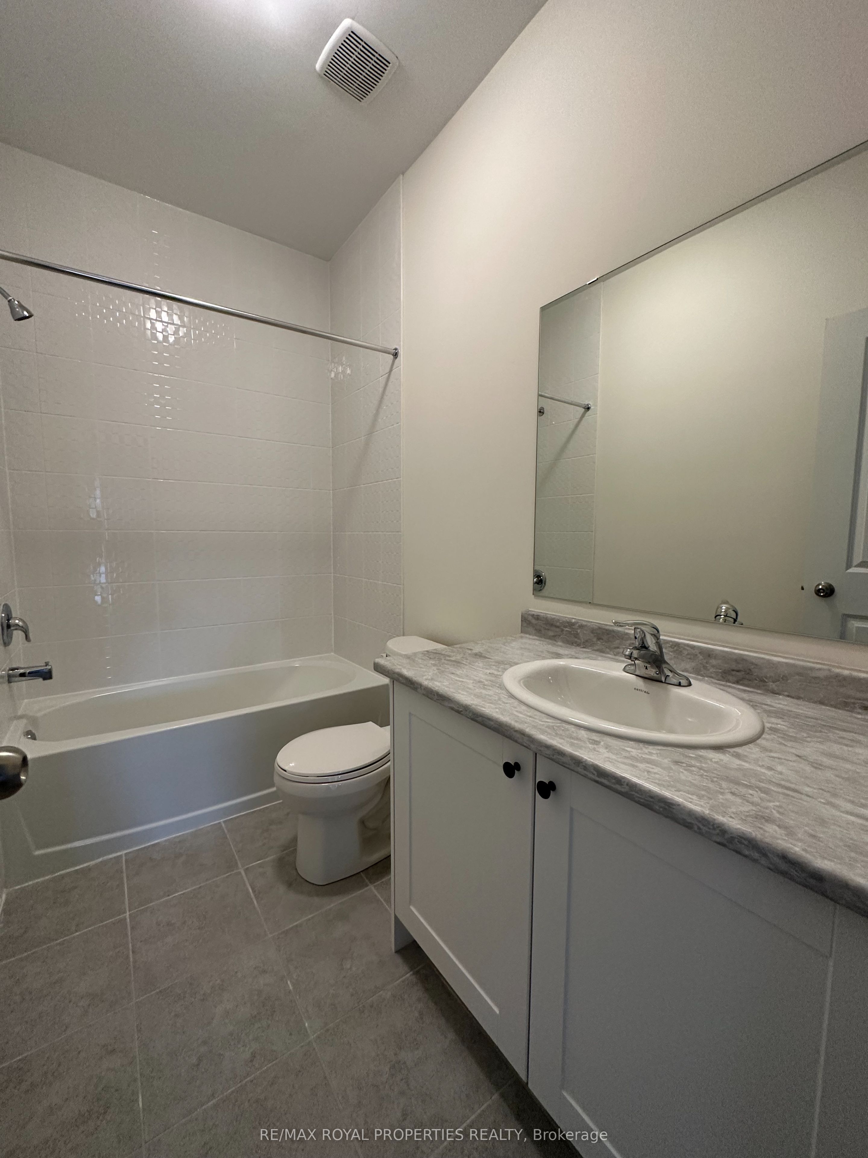 1242 Rexton Drive Property Photo 14