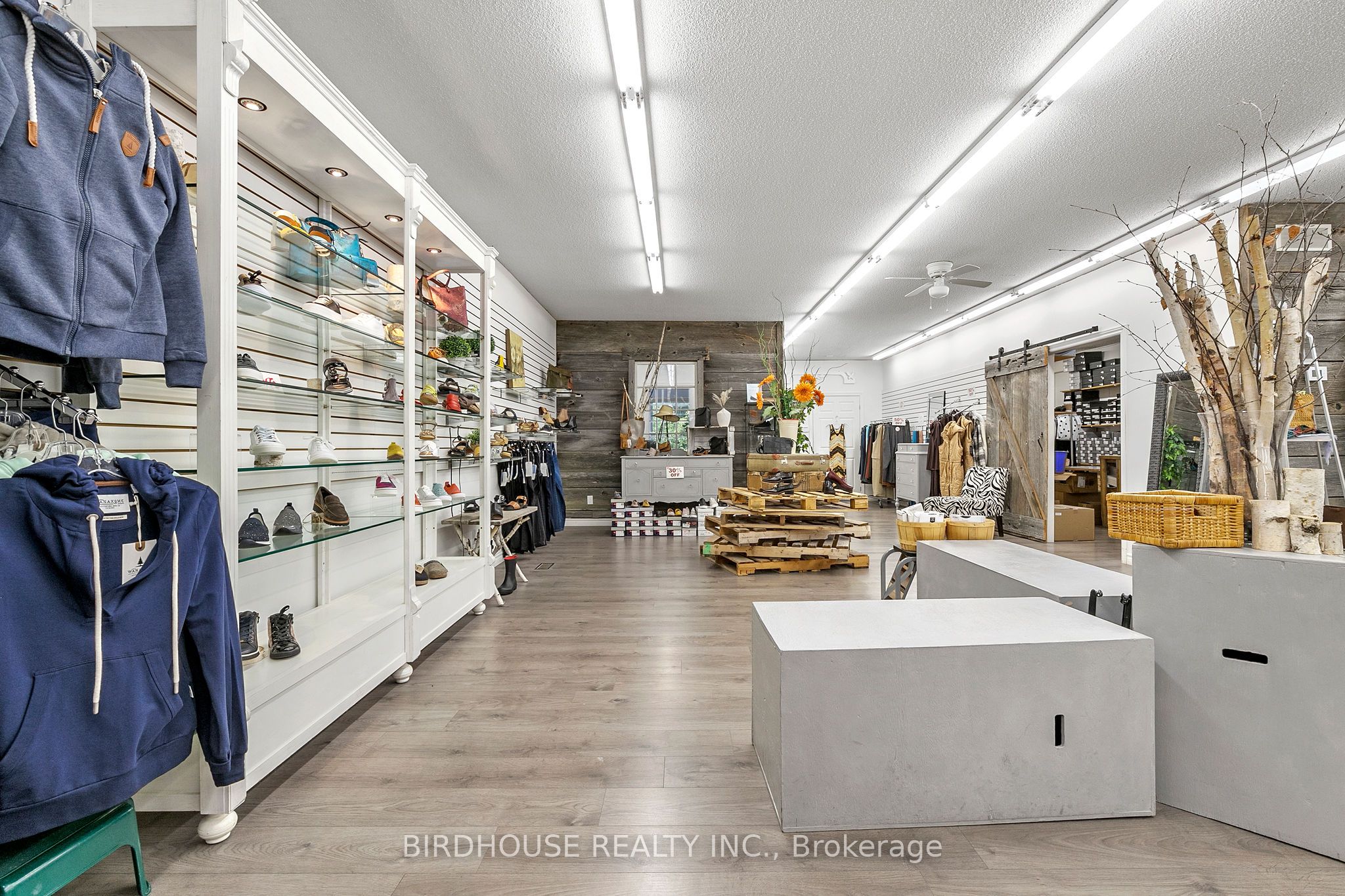 241 Queen Street Property Photo 9