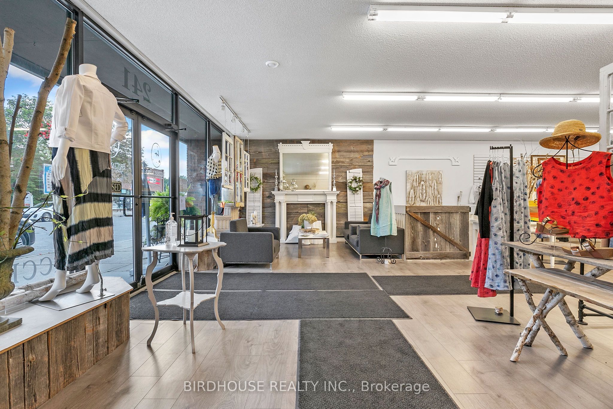 241 Queen Street Property Photo 11