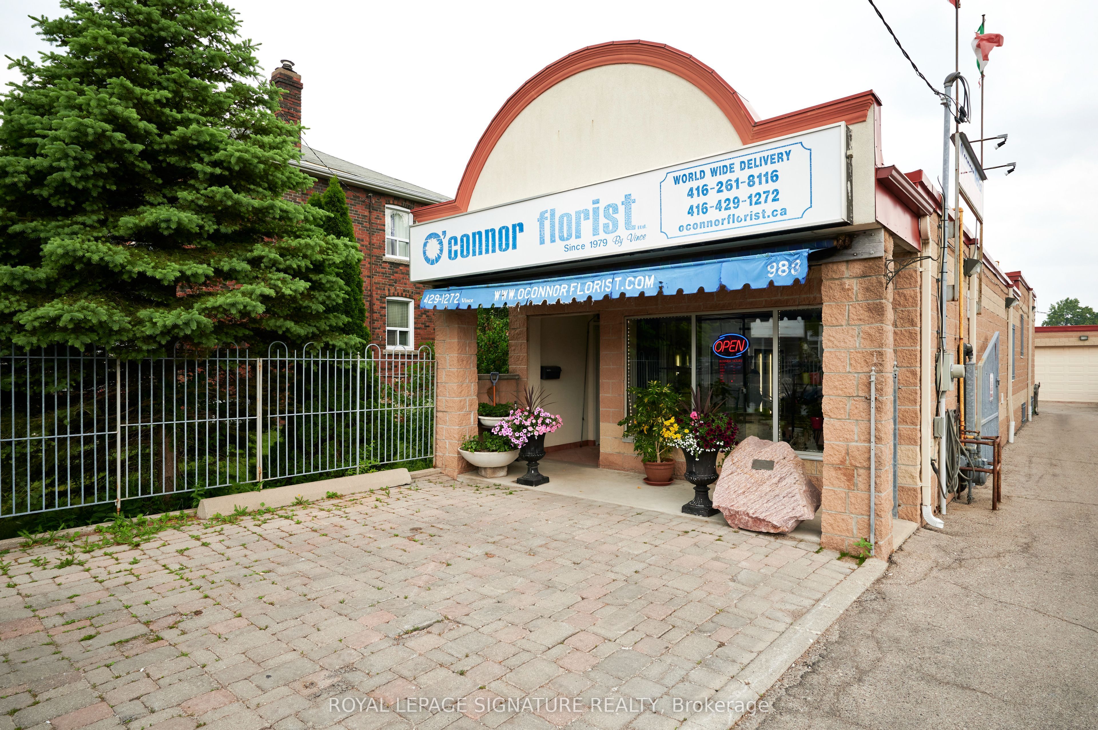 550 Danforth Road Property Photo 1