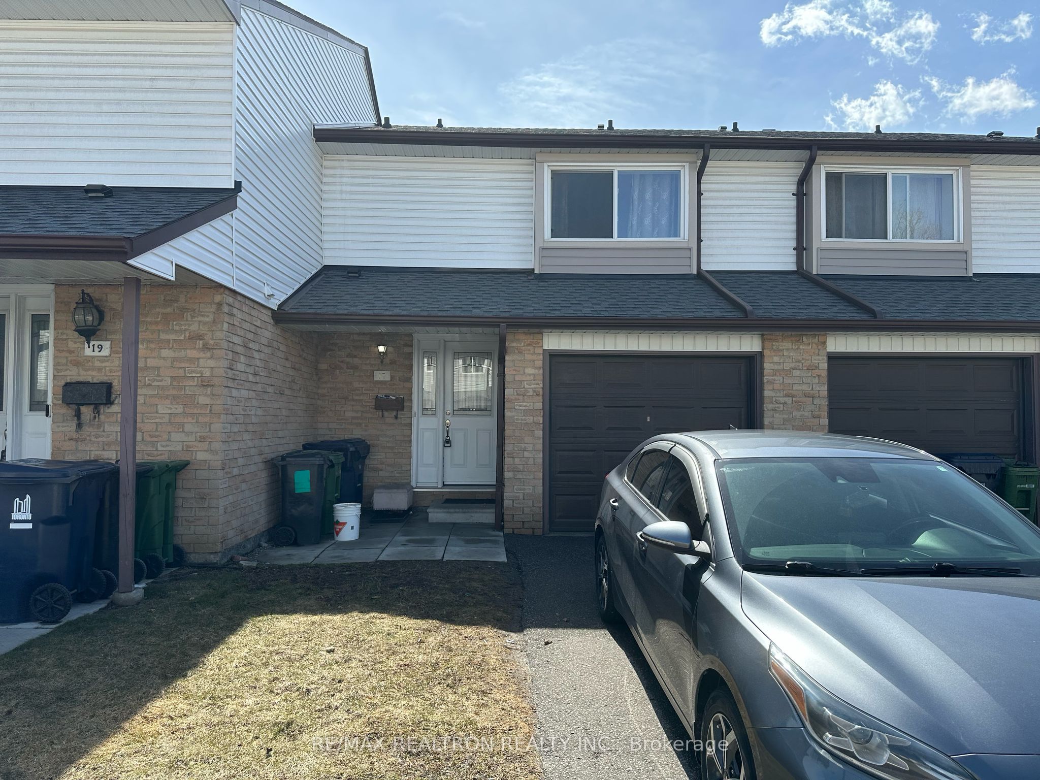#17 - 50 Verne Crescent Property Photo 1