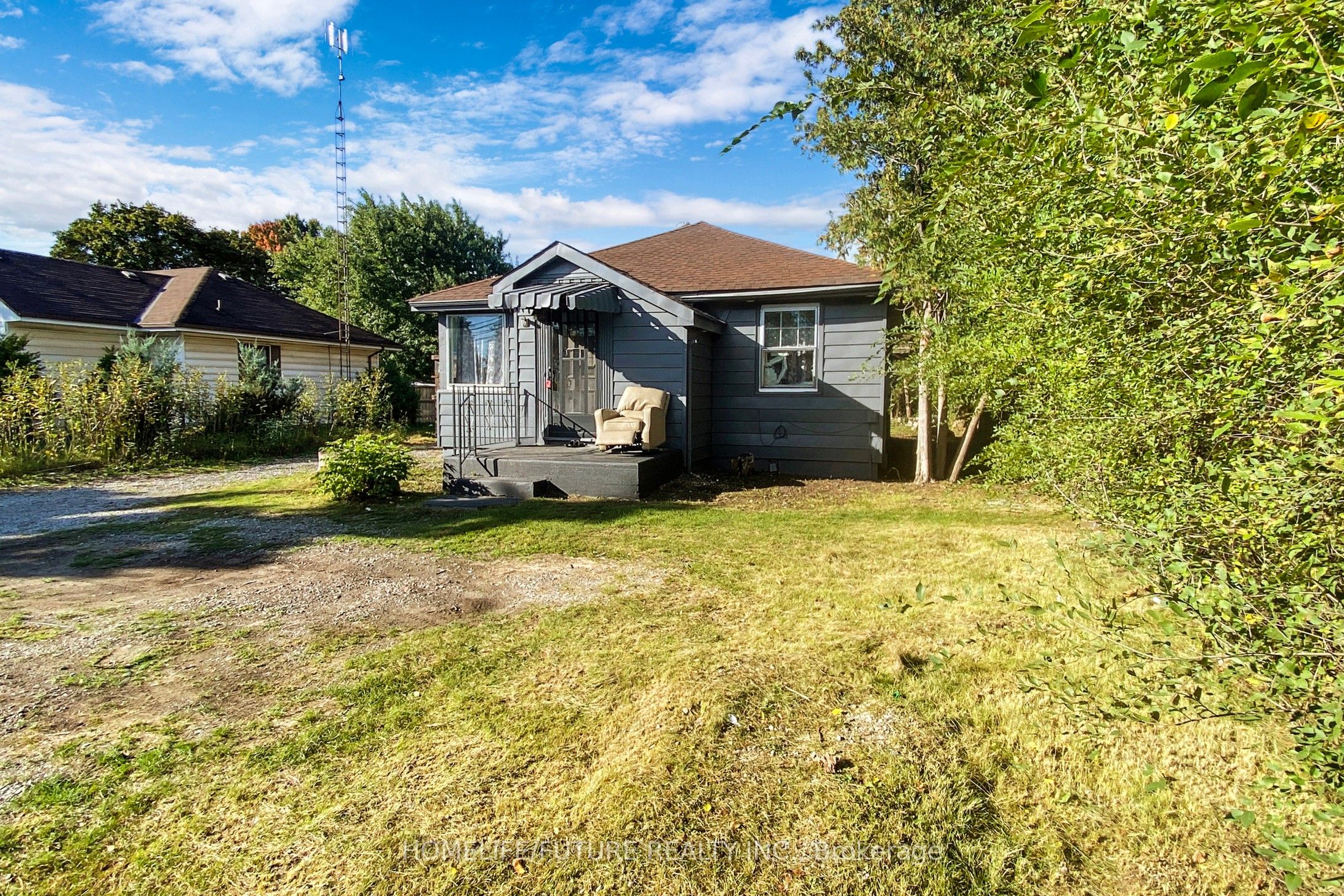 1496 Simcoe Street Property Photo 3