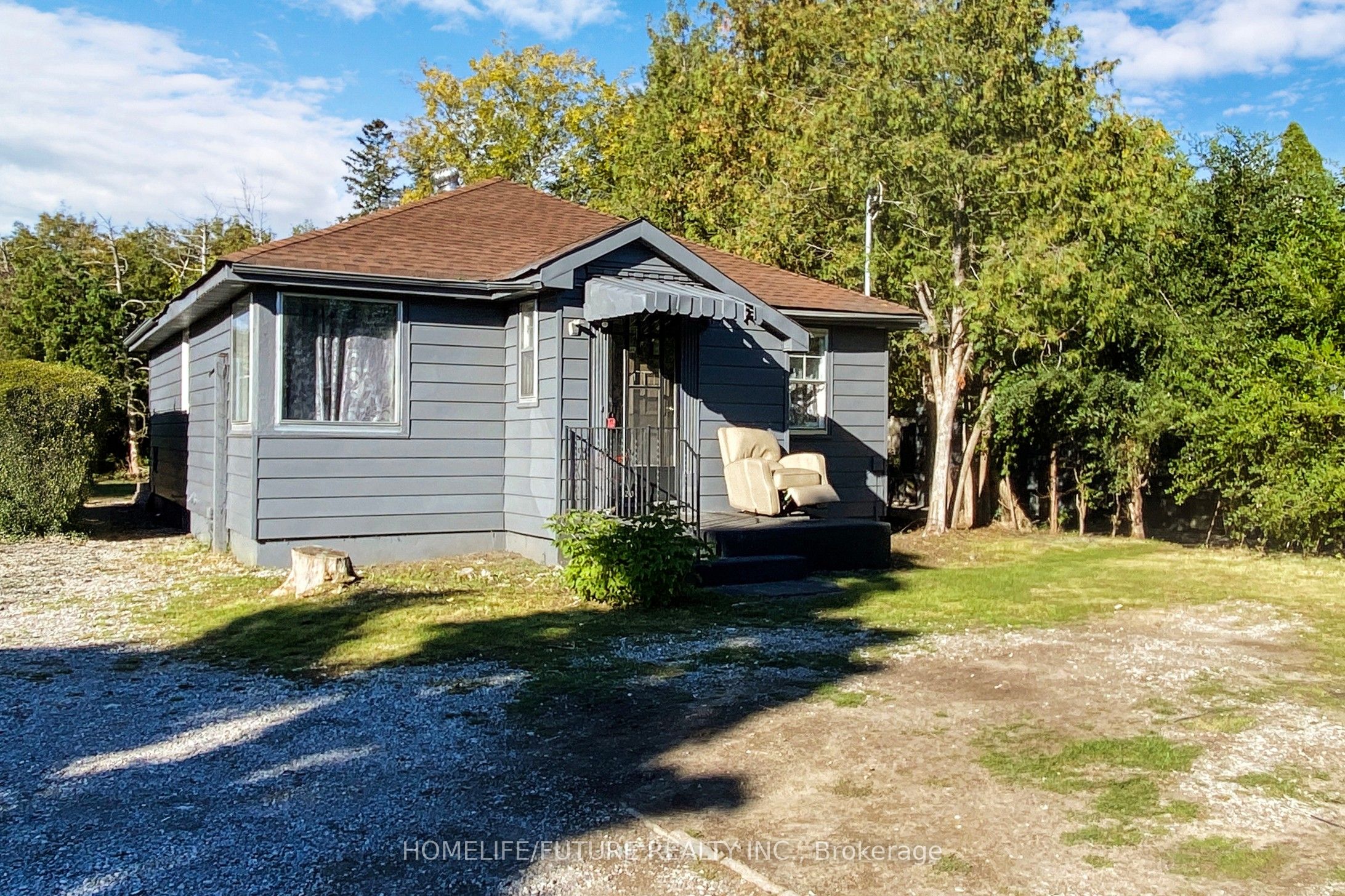 1496 Simcoe Street Property Photo 4