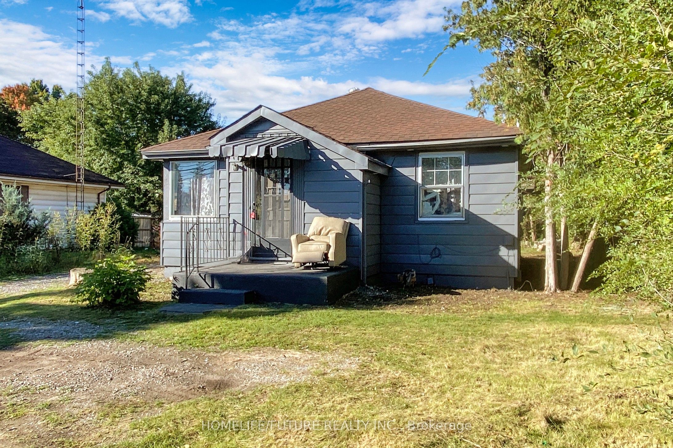 1496 Simcoe Street Property Photo 5