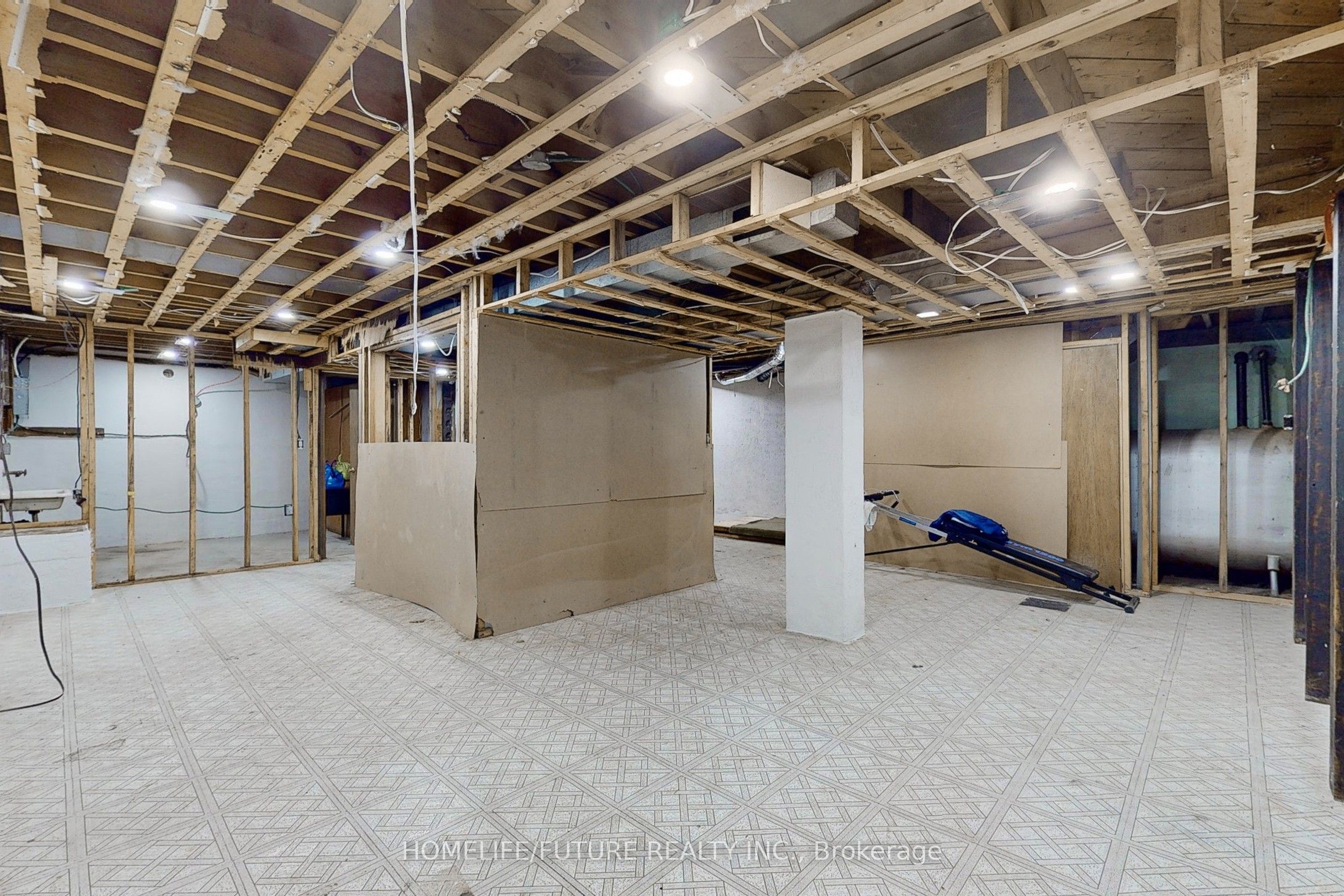 1496 Simcoe Street Property Photo 30