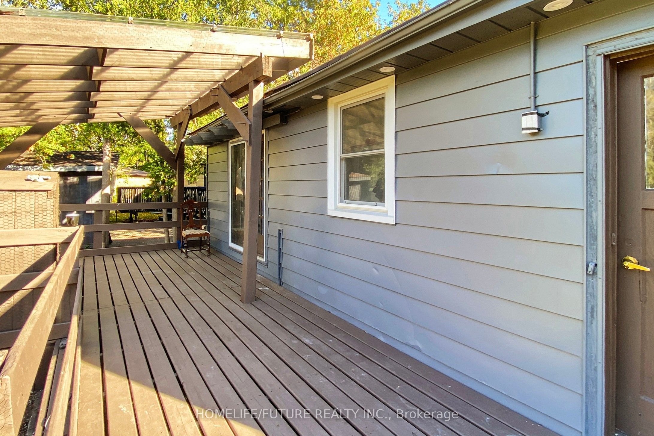 1496 Simcoe Street Property Photo 42