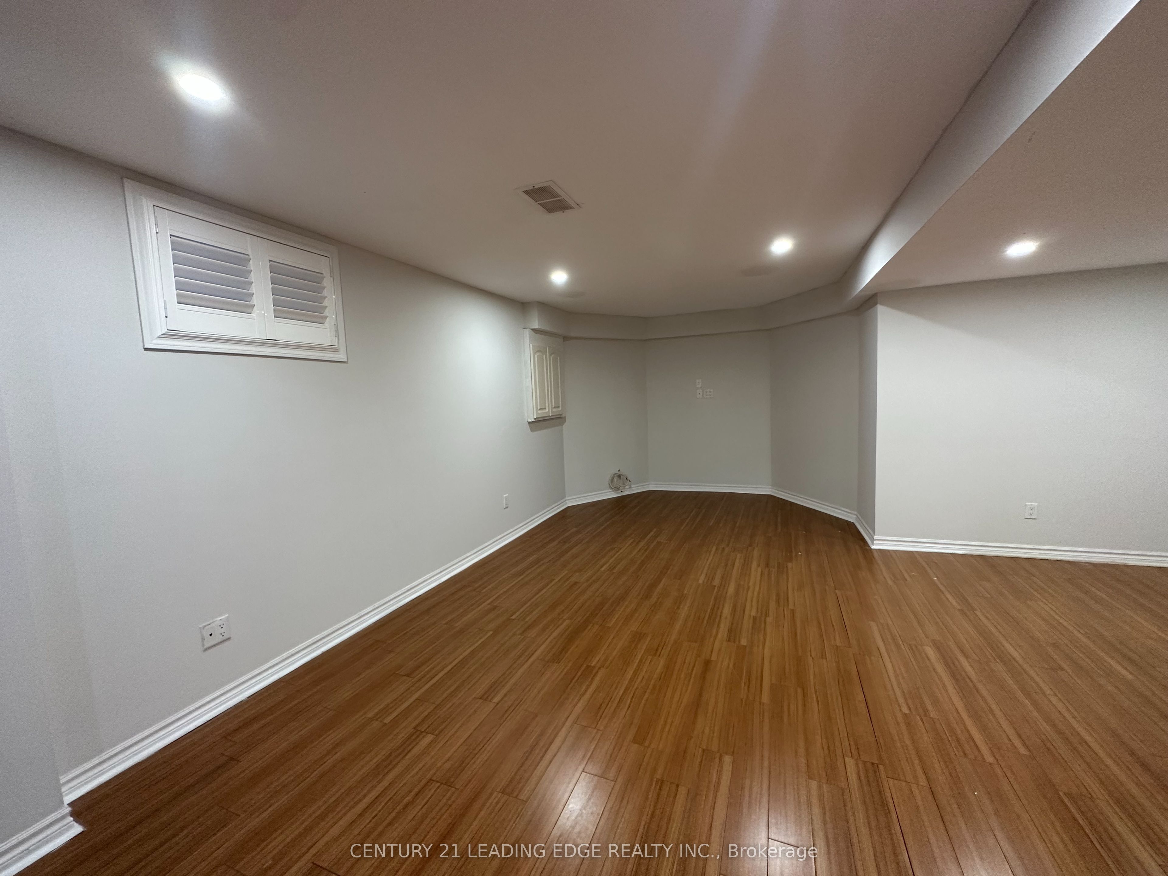 #bsmt - 18 Hester (basement) Avenue Property Photo 9