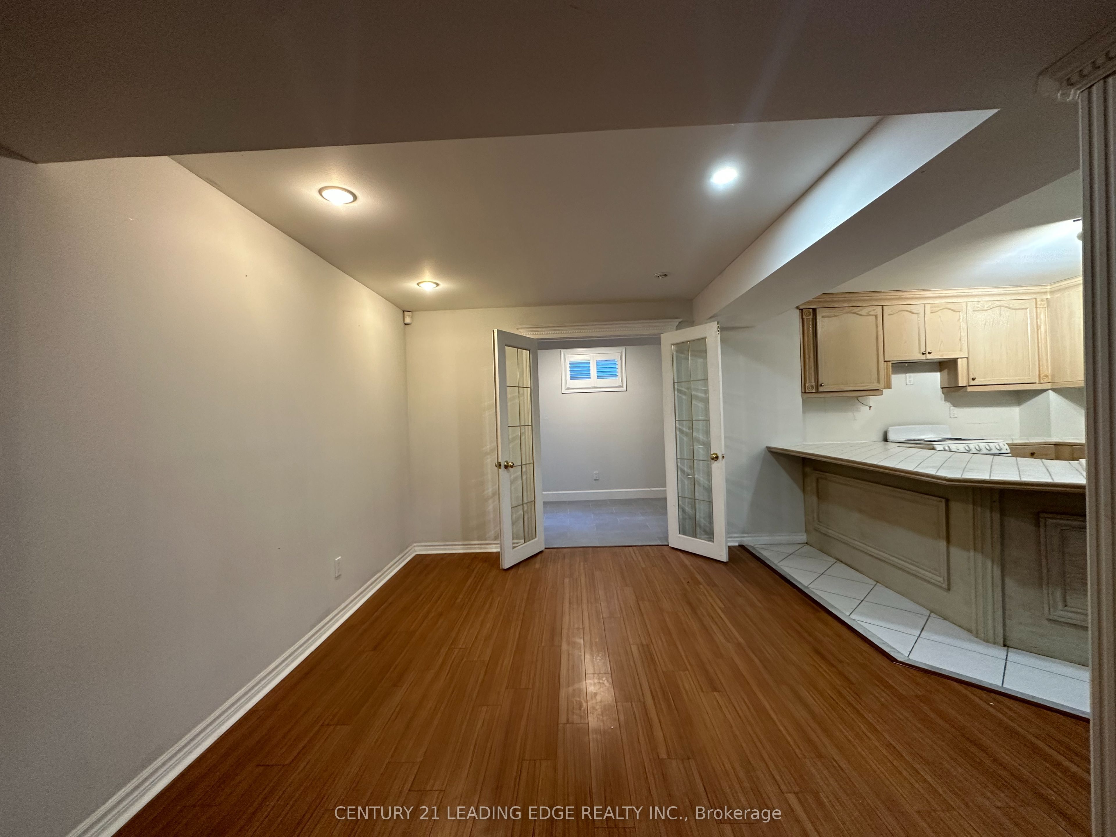 #bsmt - 18 Hester (basement) Avenue Property Photo 15