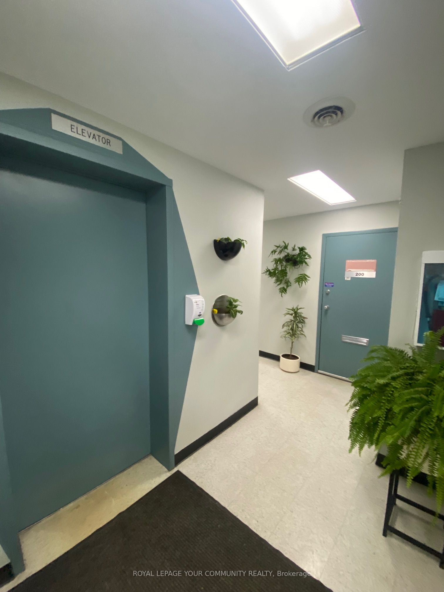 #unit 208 - 2560 Gerrard Street Property Photo 2