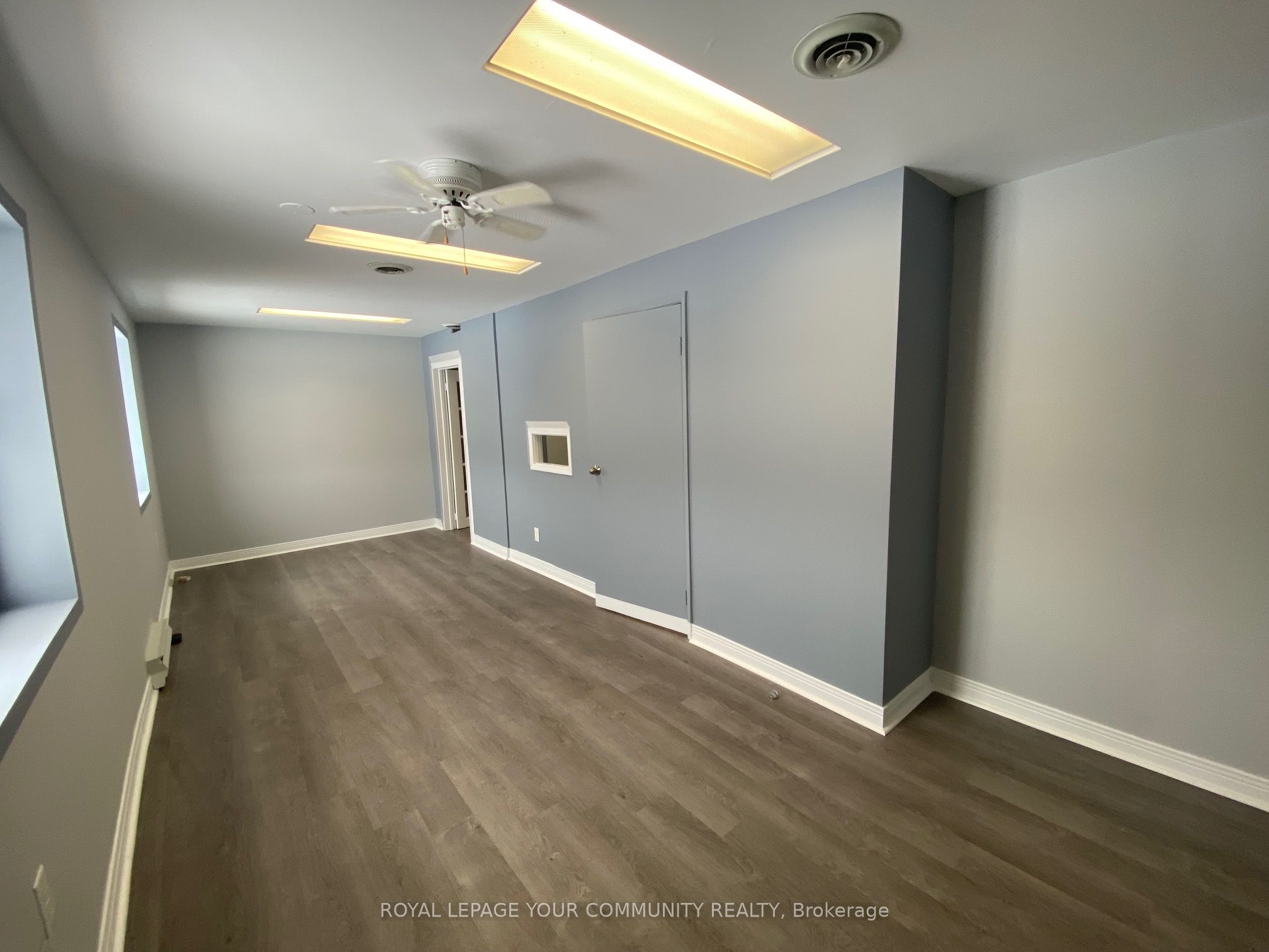 #unit 208 - 2560 Gerrard Street Property Photo 7