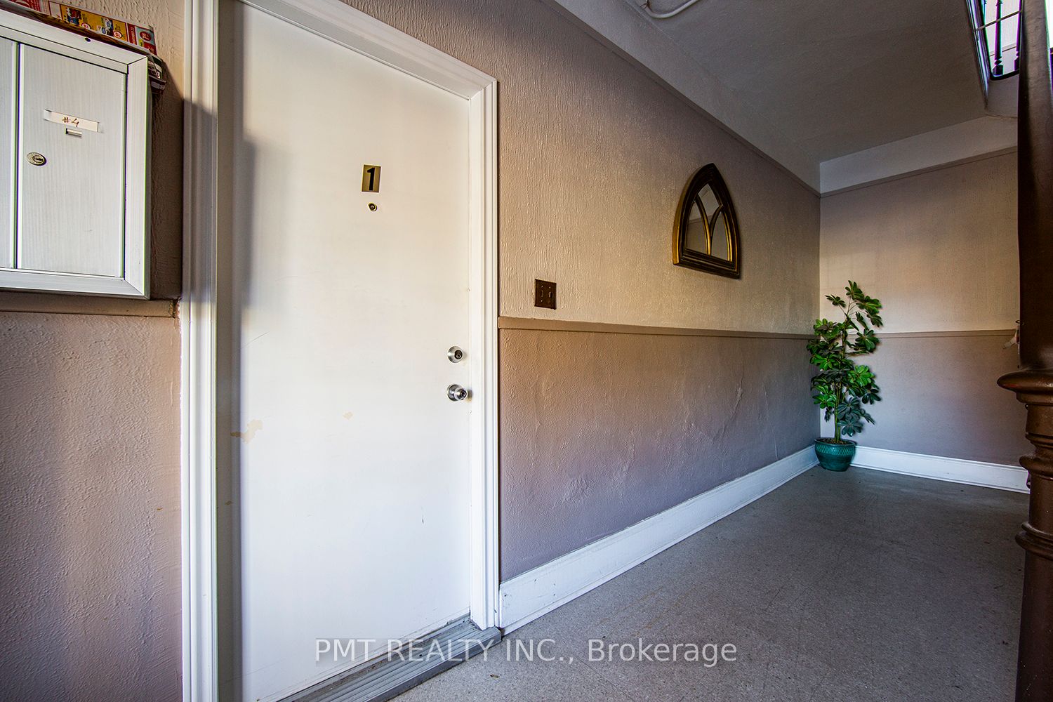 #1 - 393 King Street Property Photo 2