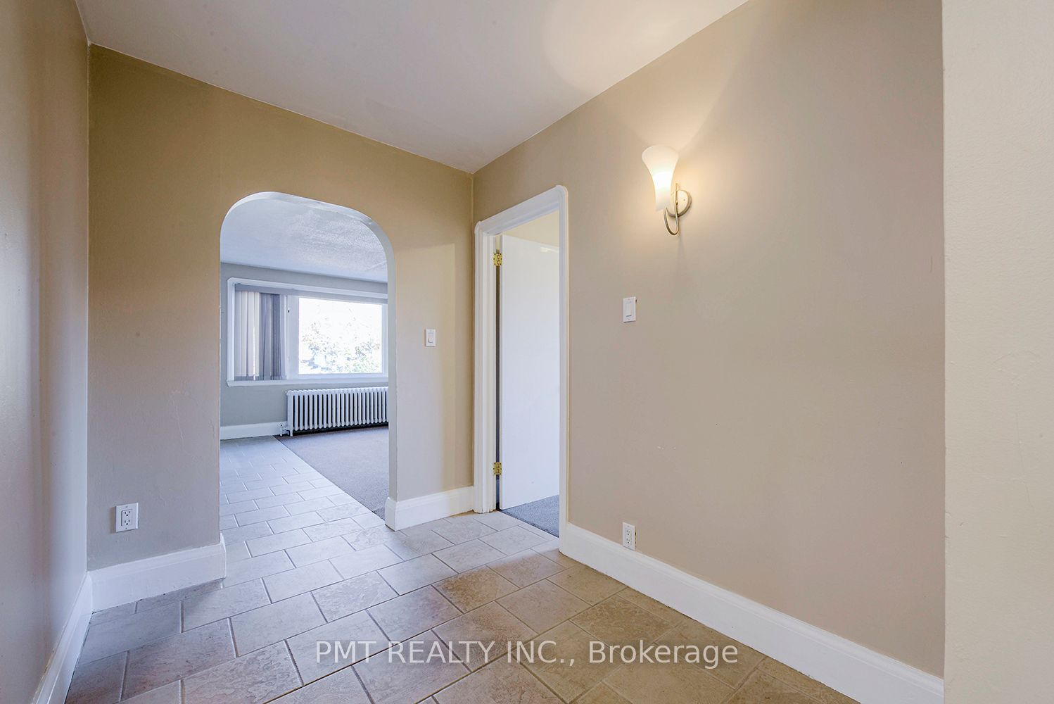 #1 - 393 King Street Property Photo 7