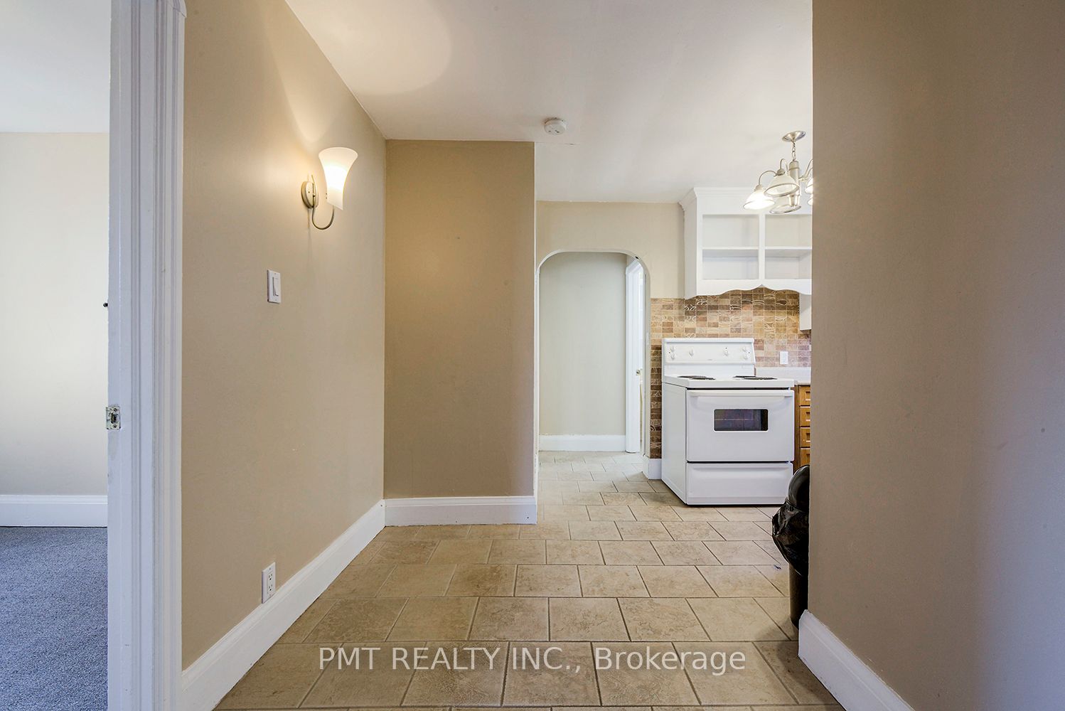 #1 - 393 King Street Property Photo 8