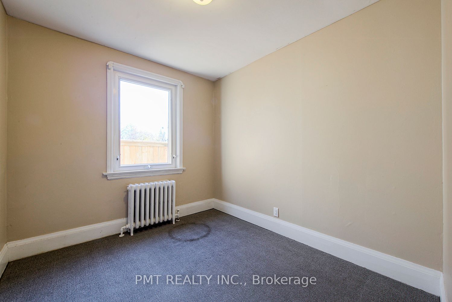#1 - 393 King Street Property Photo 9