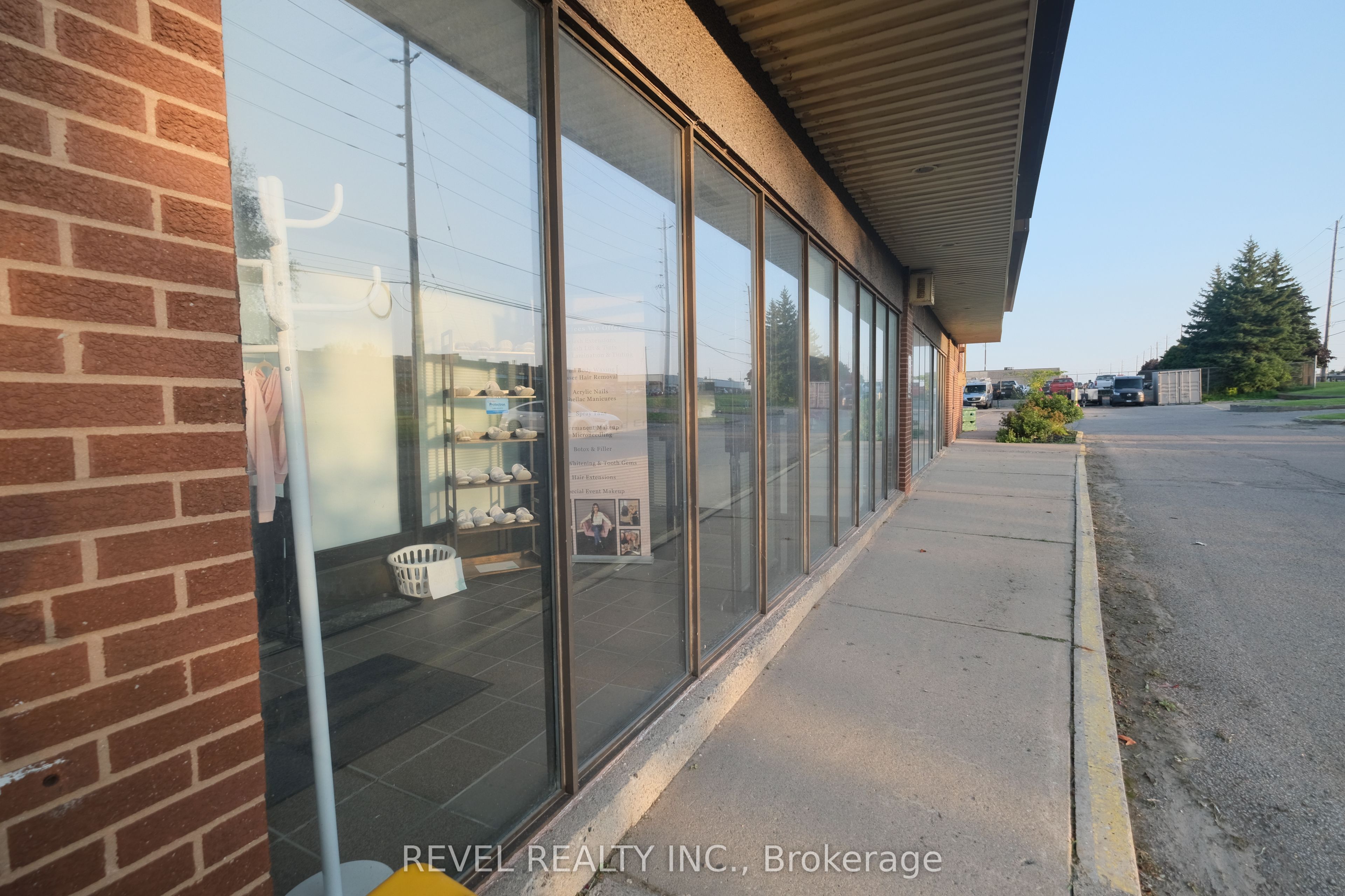 350 Wentworth Street Property Photo 3