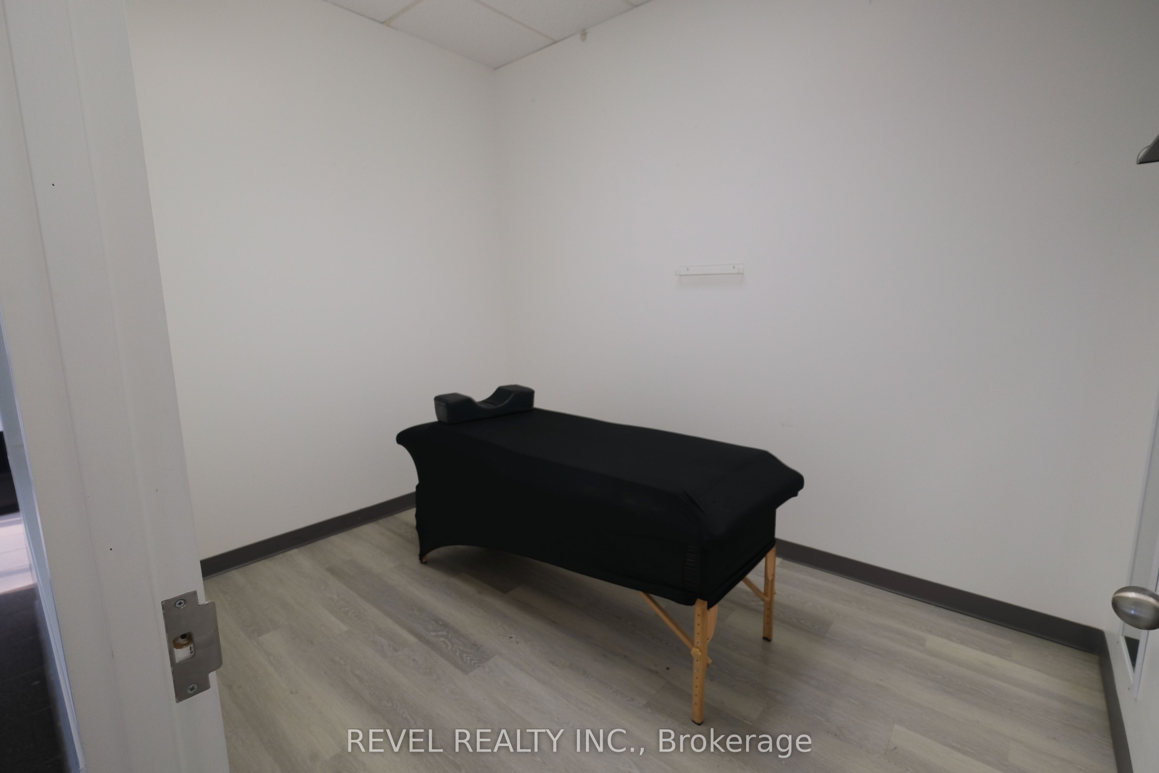 350 Wentworth Street Property Photo 19