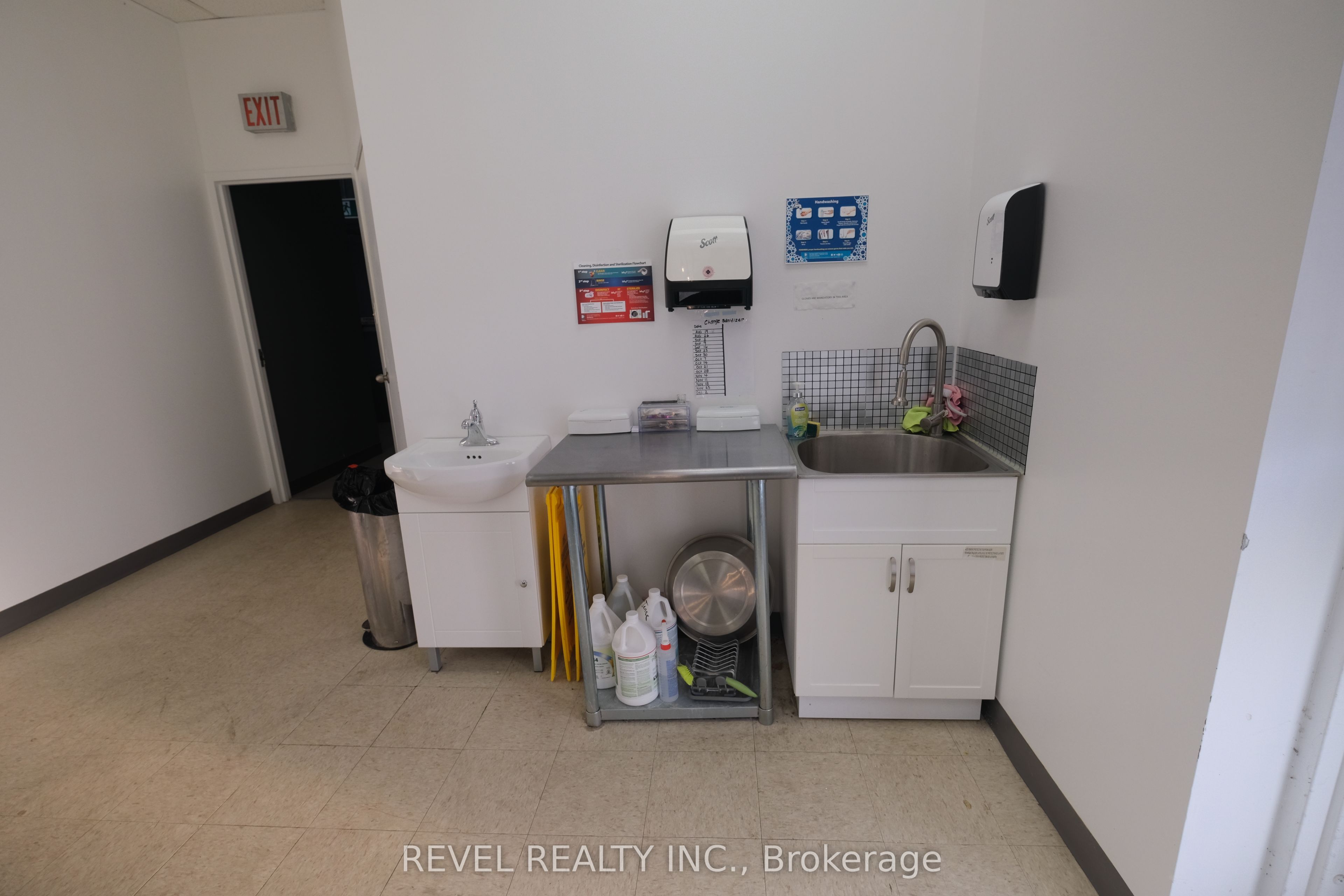 350 Wentworth Street Property Photo 25