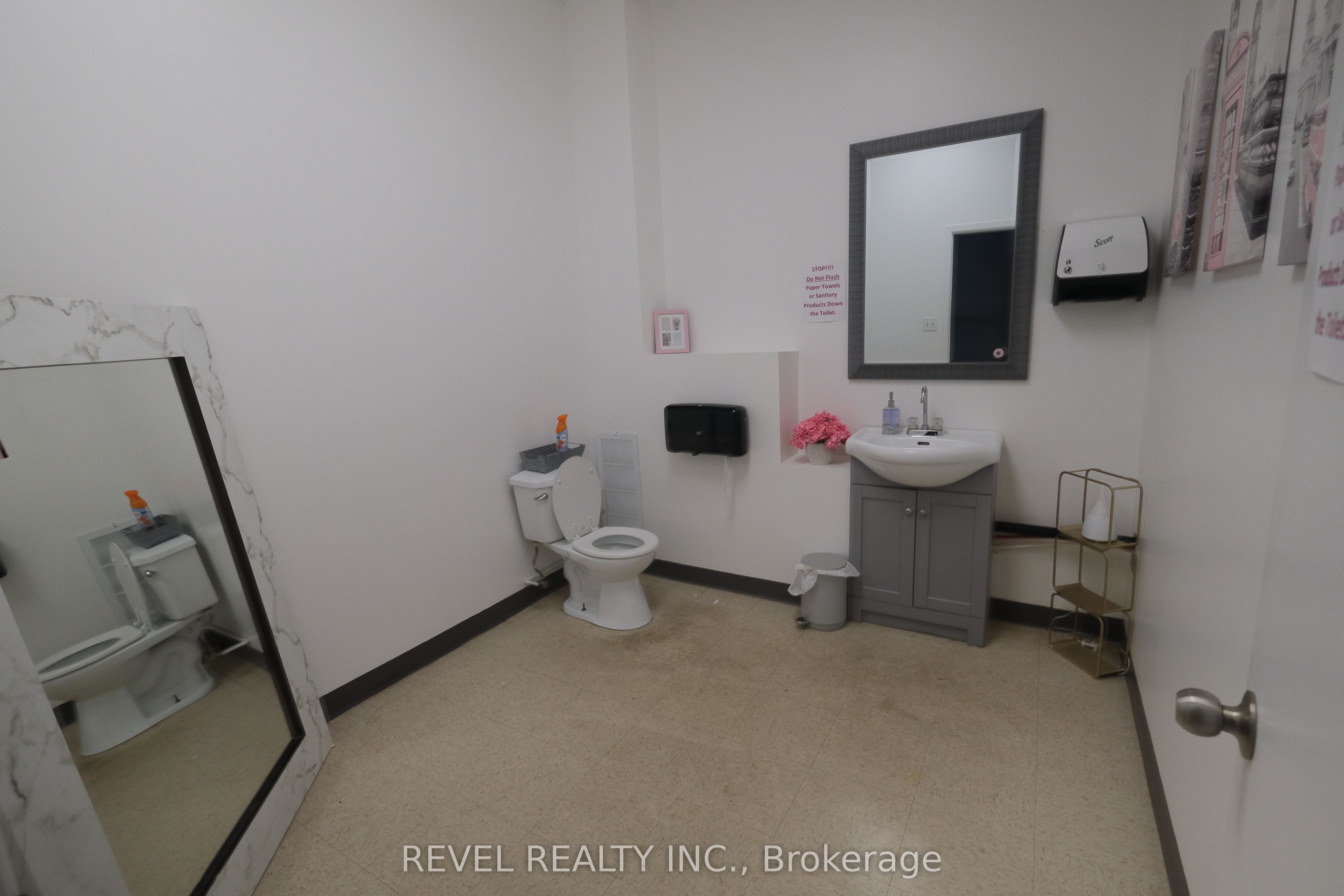 350 Wentworth Street Property Photo 26