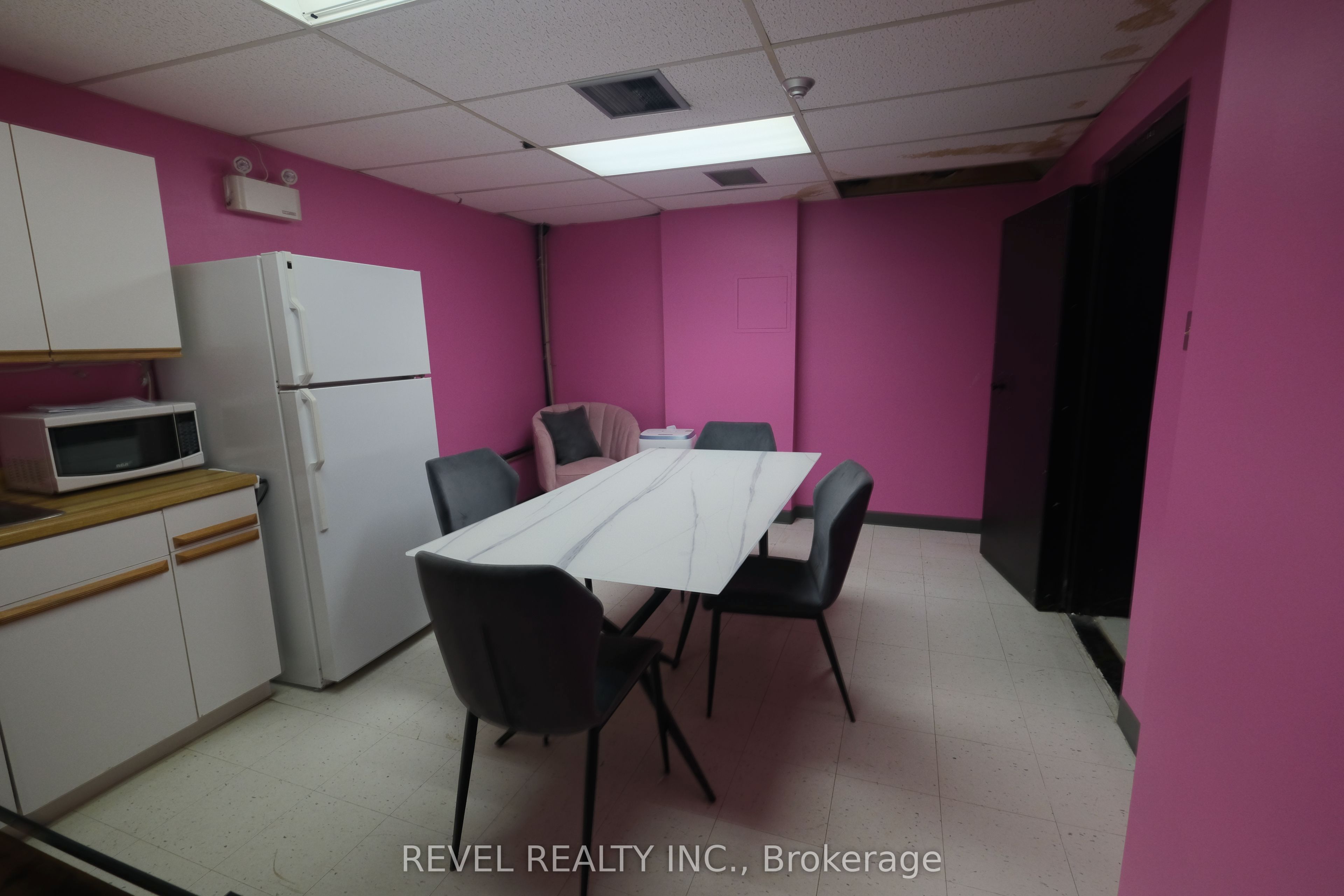 350 Wentworth Street Property Photo 28
