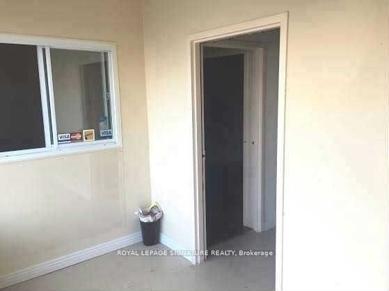 #10 - 4911 Steeles Avenue Property Photo 5