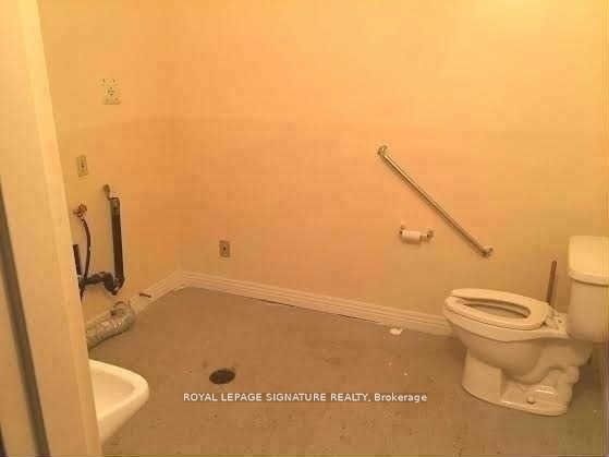 #10 - 4911 Steeles Avenue Property Photo 7